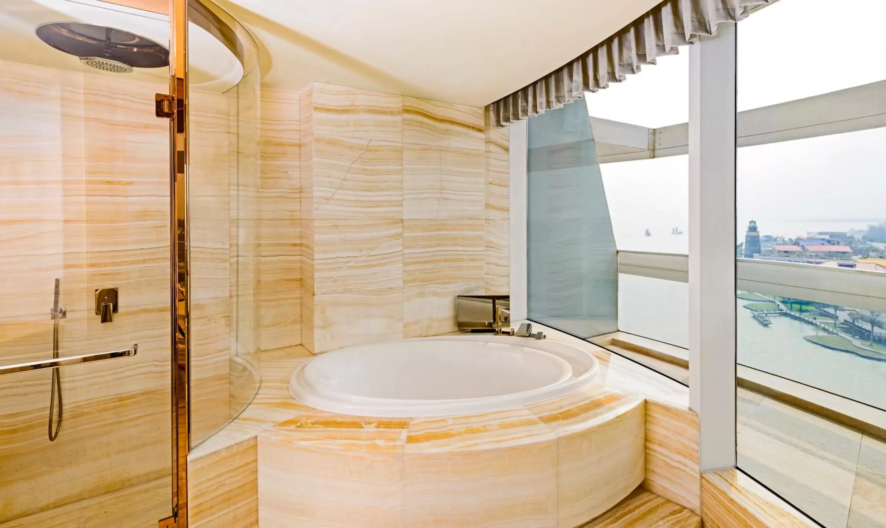 Bath, Bathroom in Sheraton Huzhou Taihu Lake Hot Spring Resort & Spa