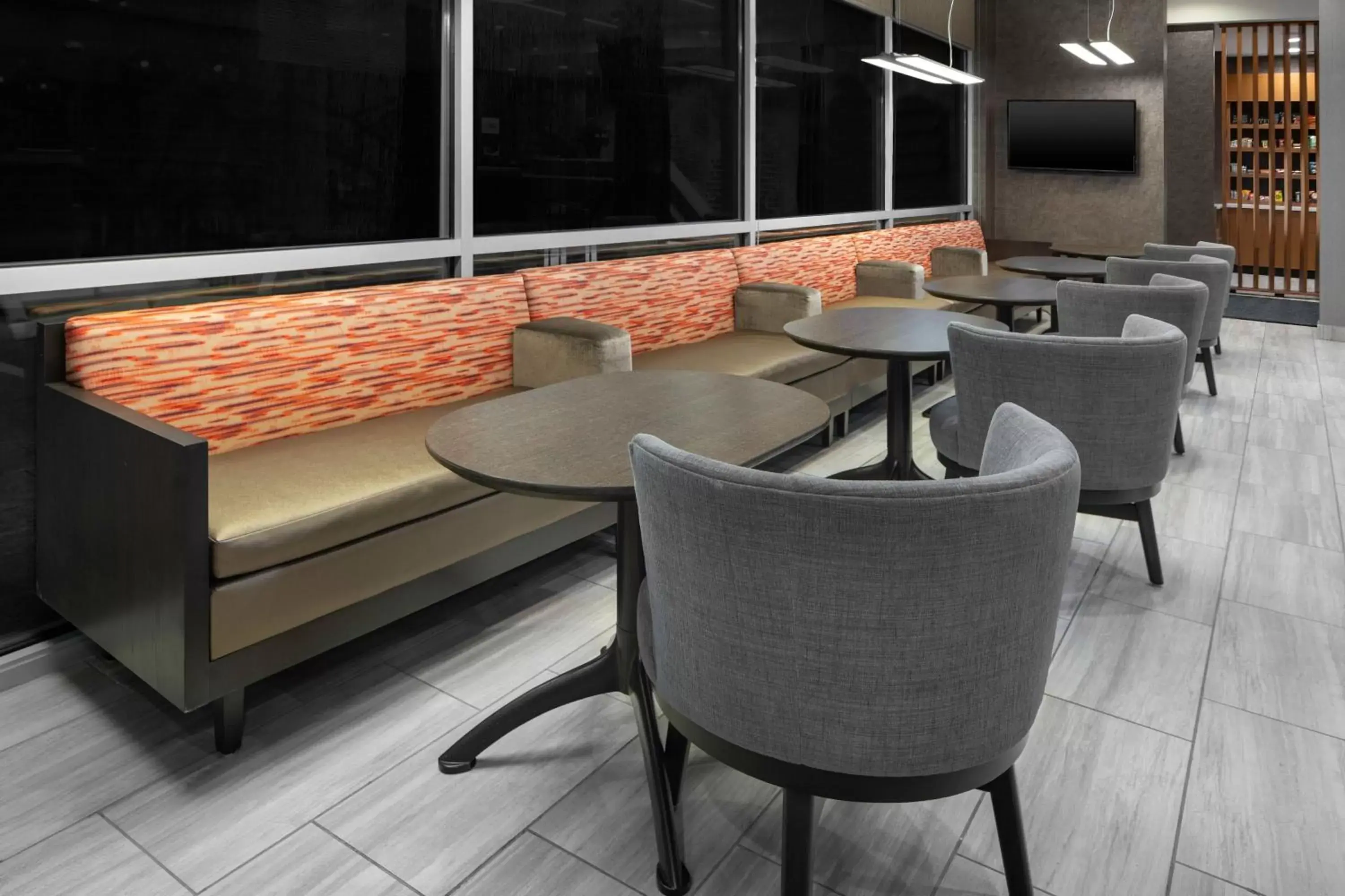 Lobby or reception, Lounge/Bar in SpringHill Suites by Marriott Raleigh Apex