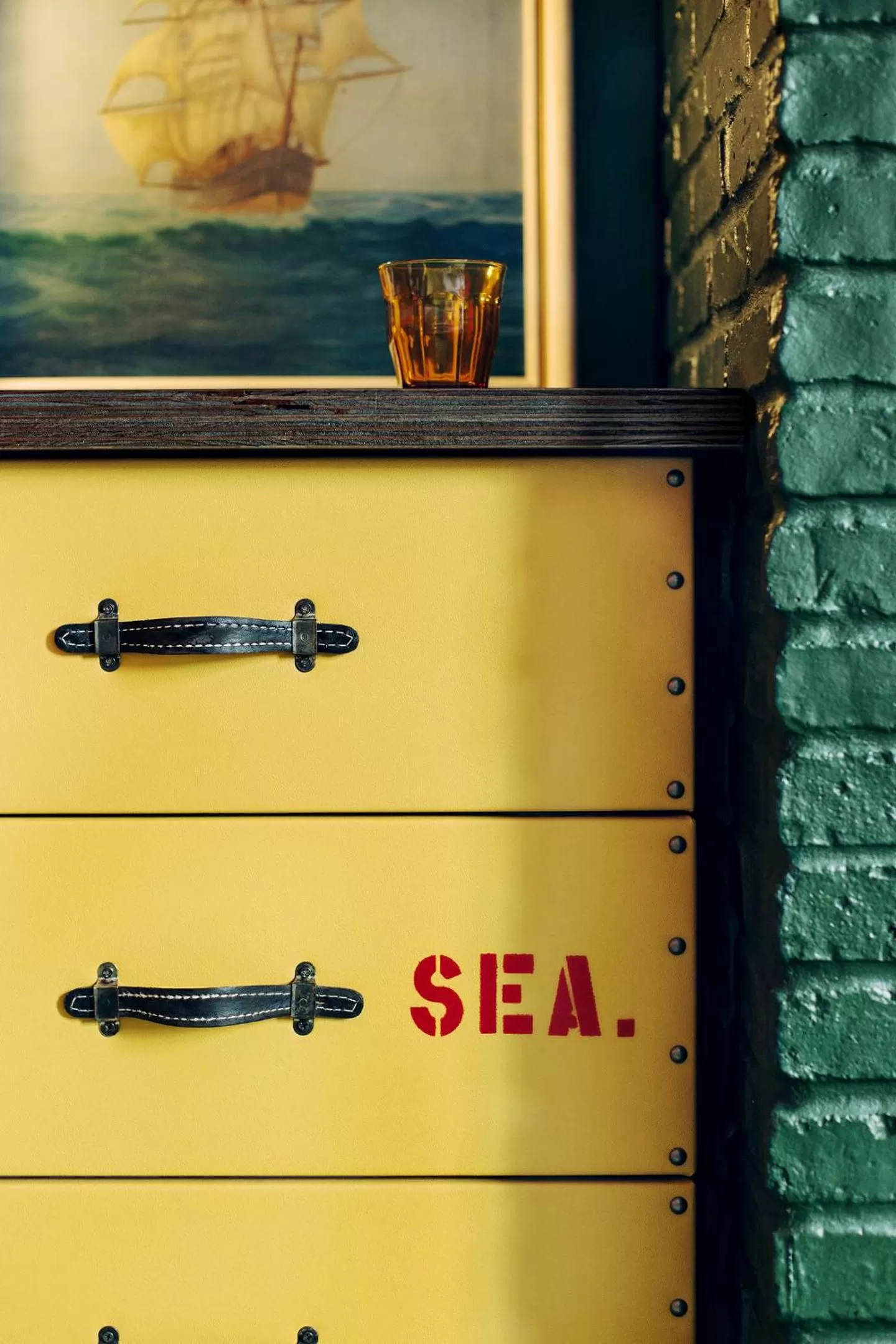 wardrobe in Palihotel Seattle