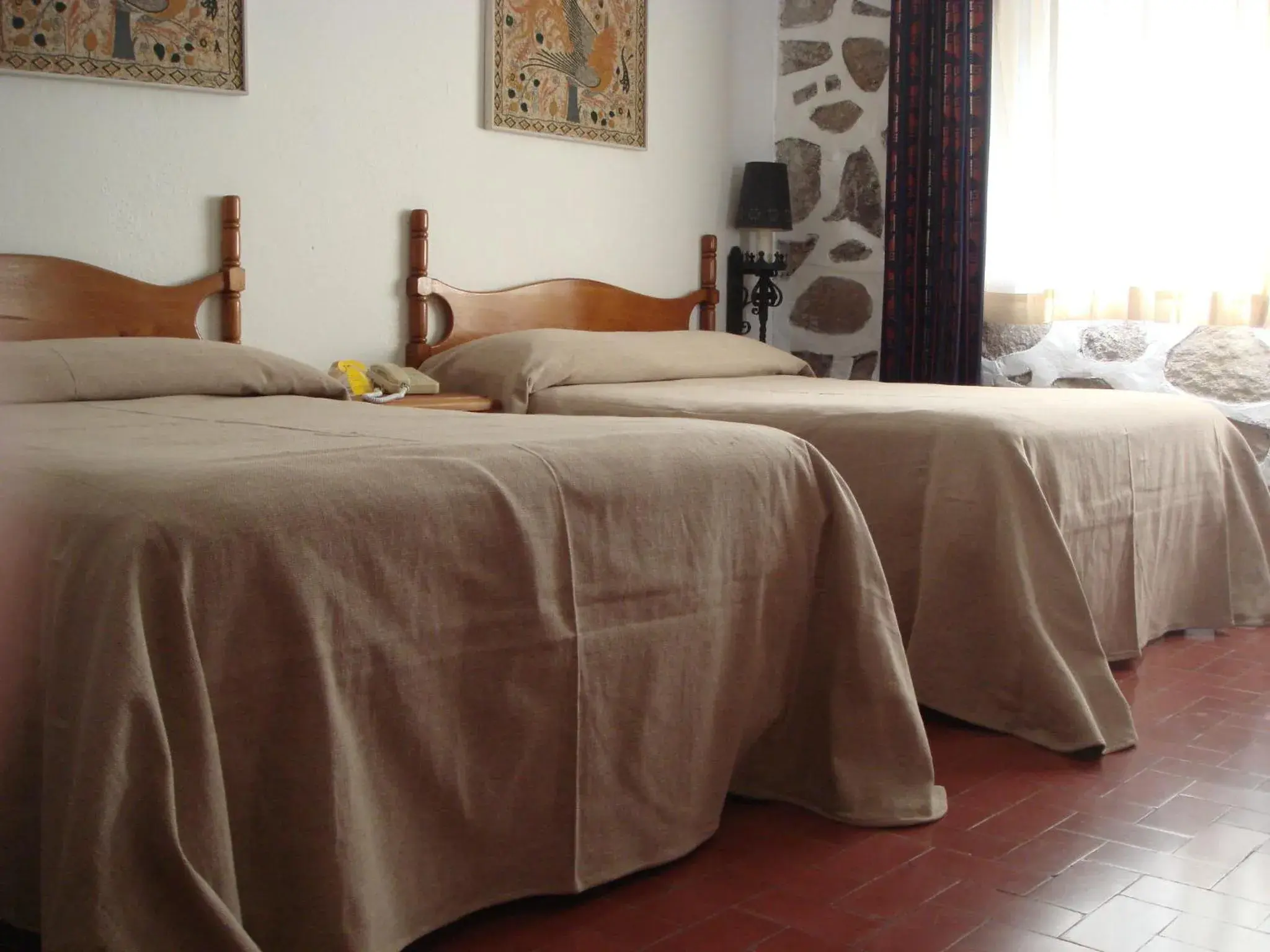 Bedroom, Bed in Rancho Hotel Atascadero