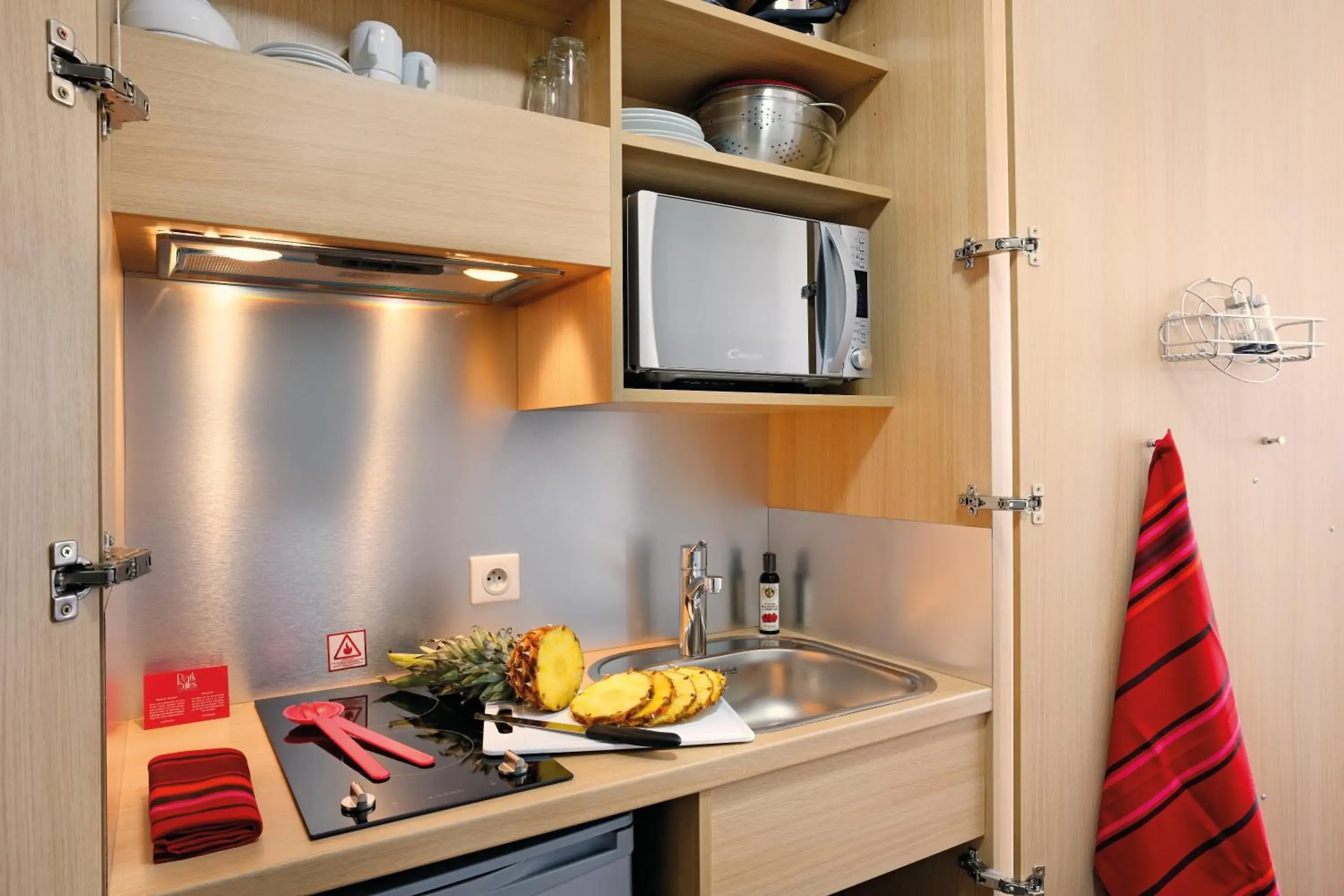 Kitchen or kitchenette, Kitchen/Kitchenette in Appart'City Classic Reims Parc des Expositions