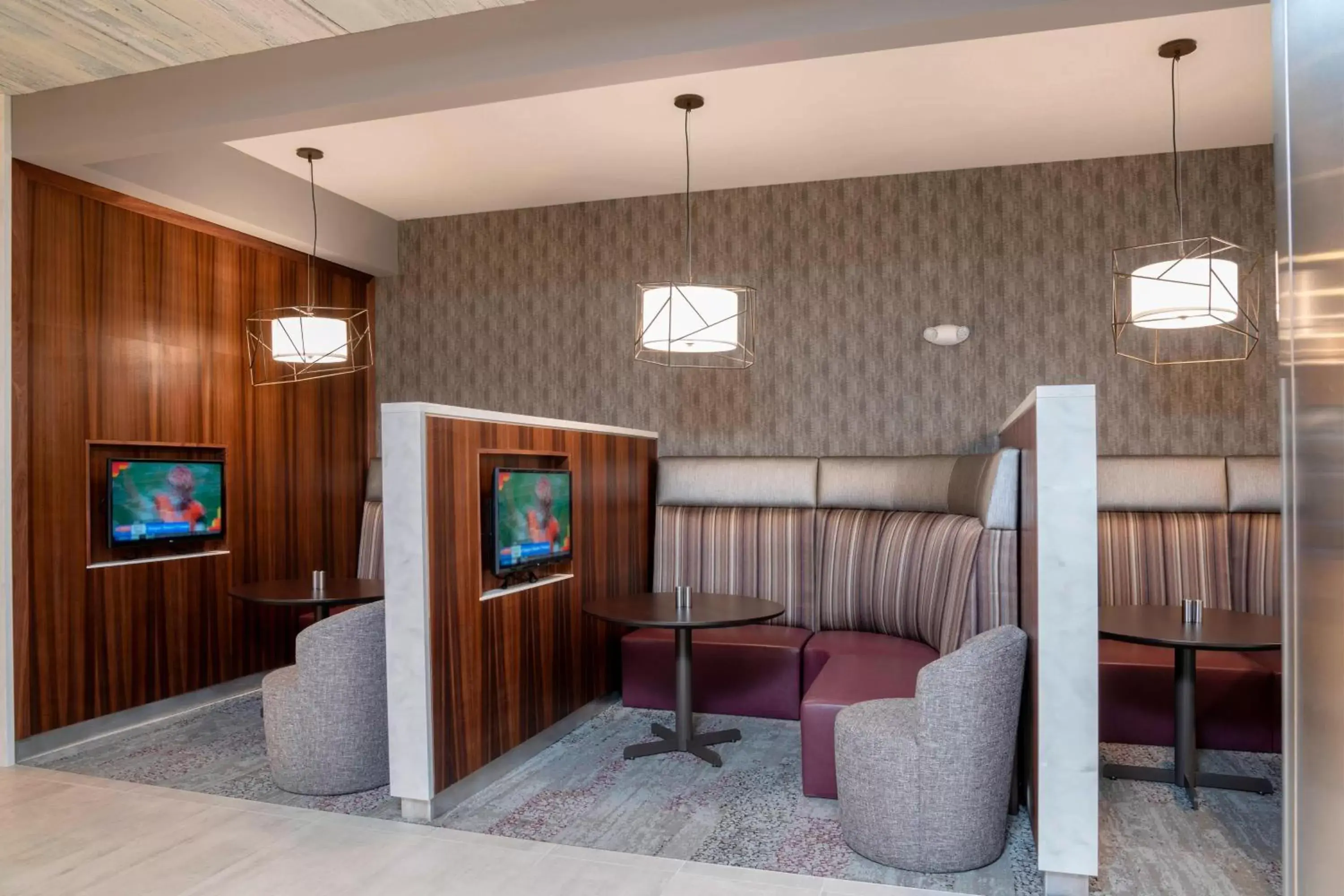 Other, Seating Area in Courtyard by Marriott Cleveland Elyria