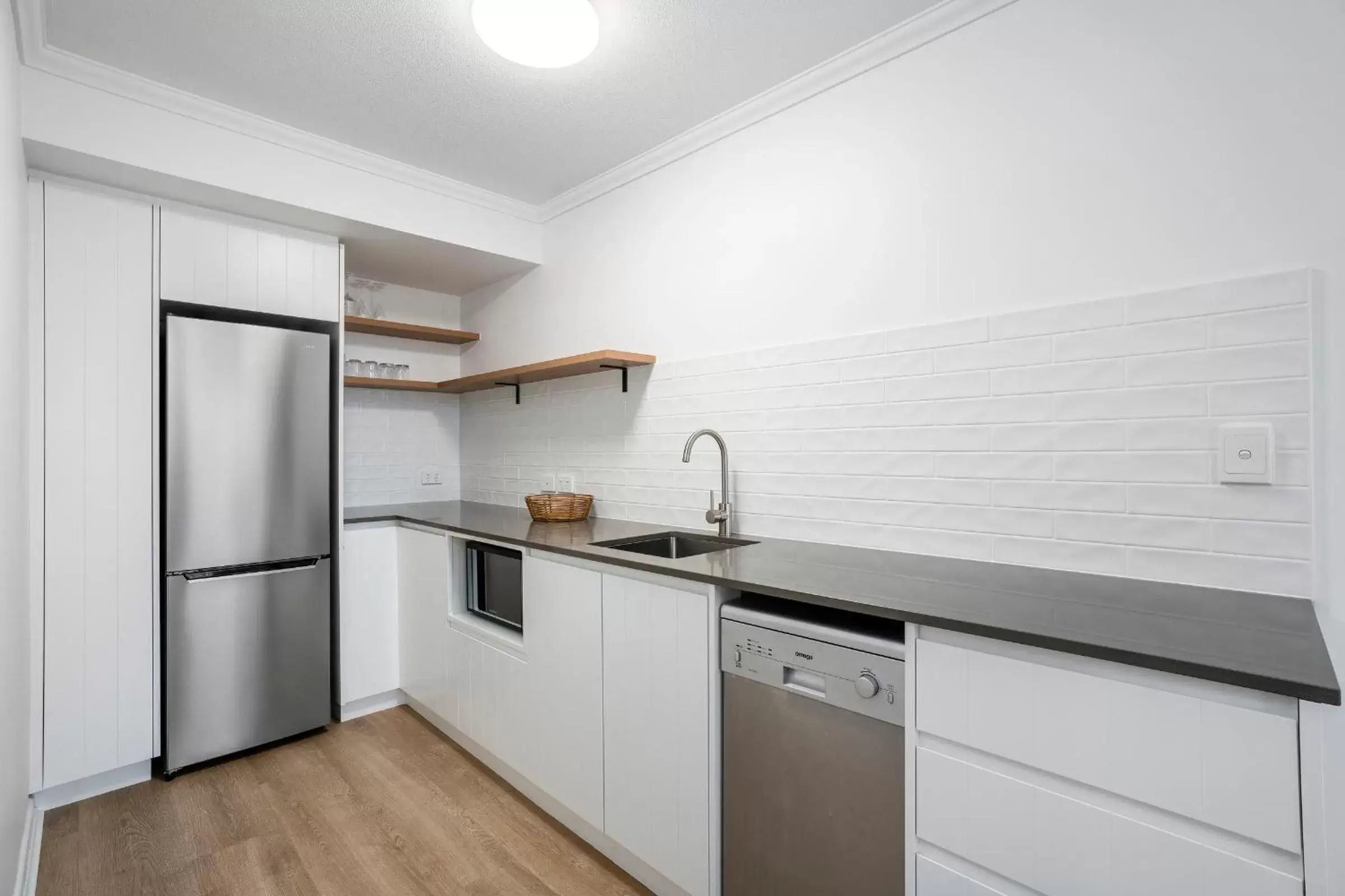 Kitchen/Kitchenette in Sovereign on the Gold Coast