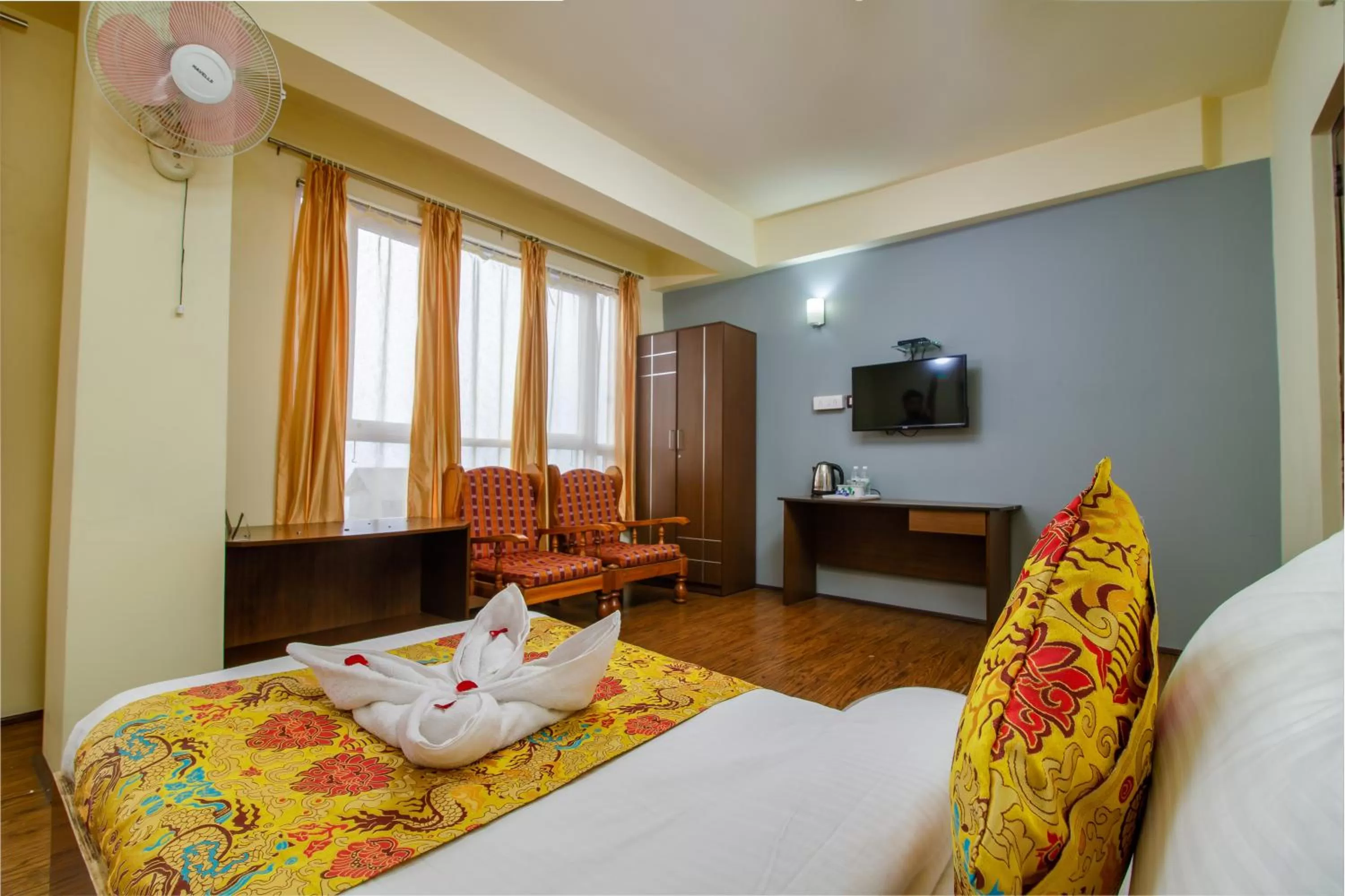 Bedroom, Bed in Muscatel Grand Silkroute - 300 Mts from MG Marg