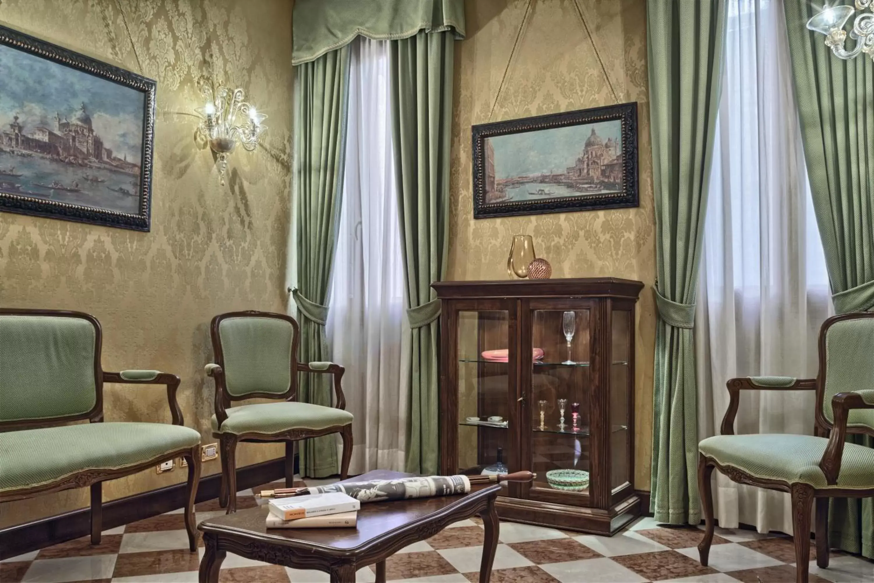 Lobby or reception in Antica Locanda al Gambero Lobby or reception in Antica Locanda al Gambero