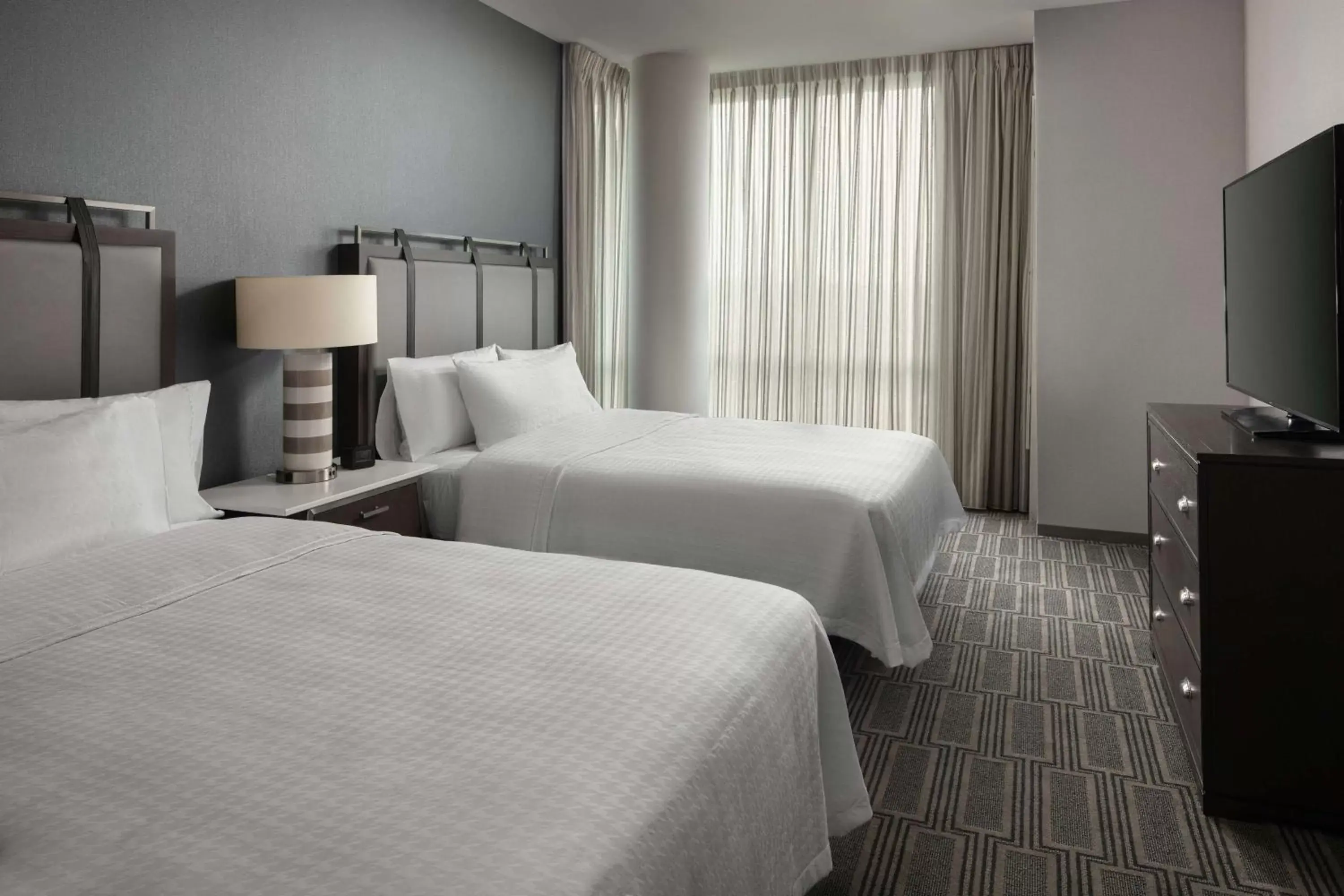 Bed in Homewood Suites By Hilton Teaneck Glenpointe