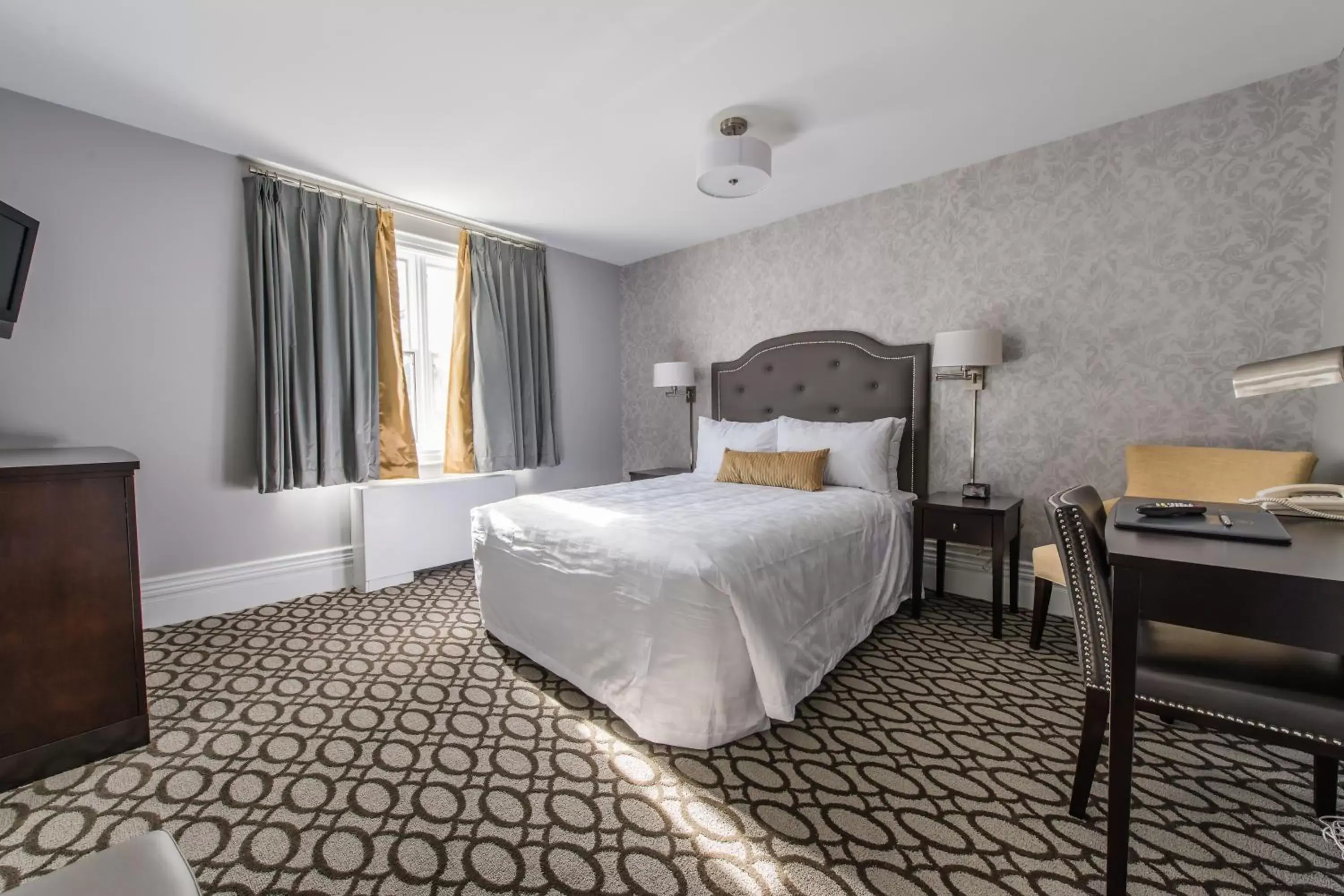 Bedroom, Bed in The Idlewyld Inn and Spa