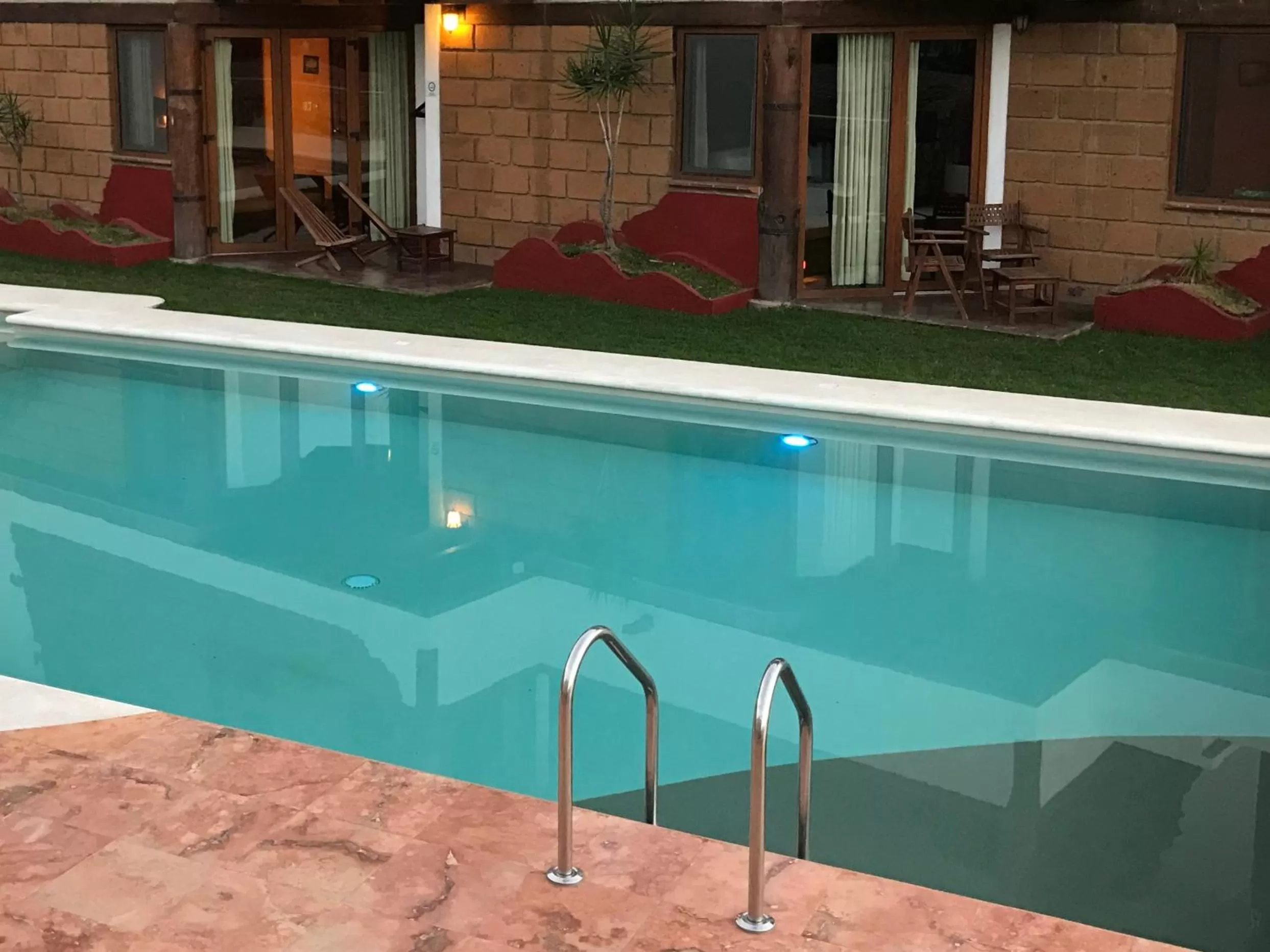 Swimming pool in Hotel puesta del sol