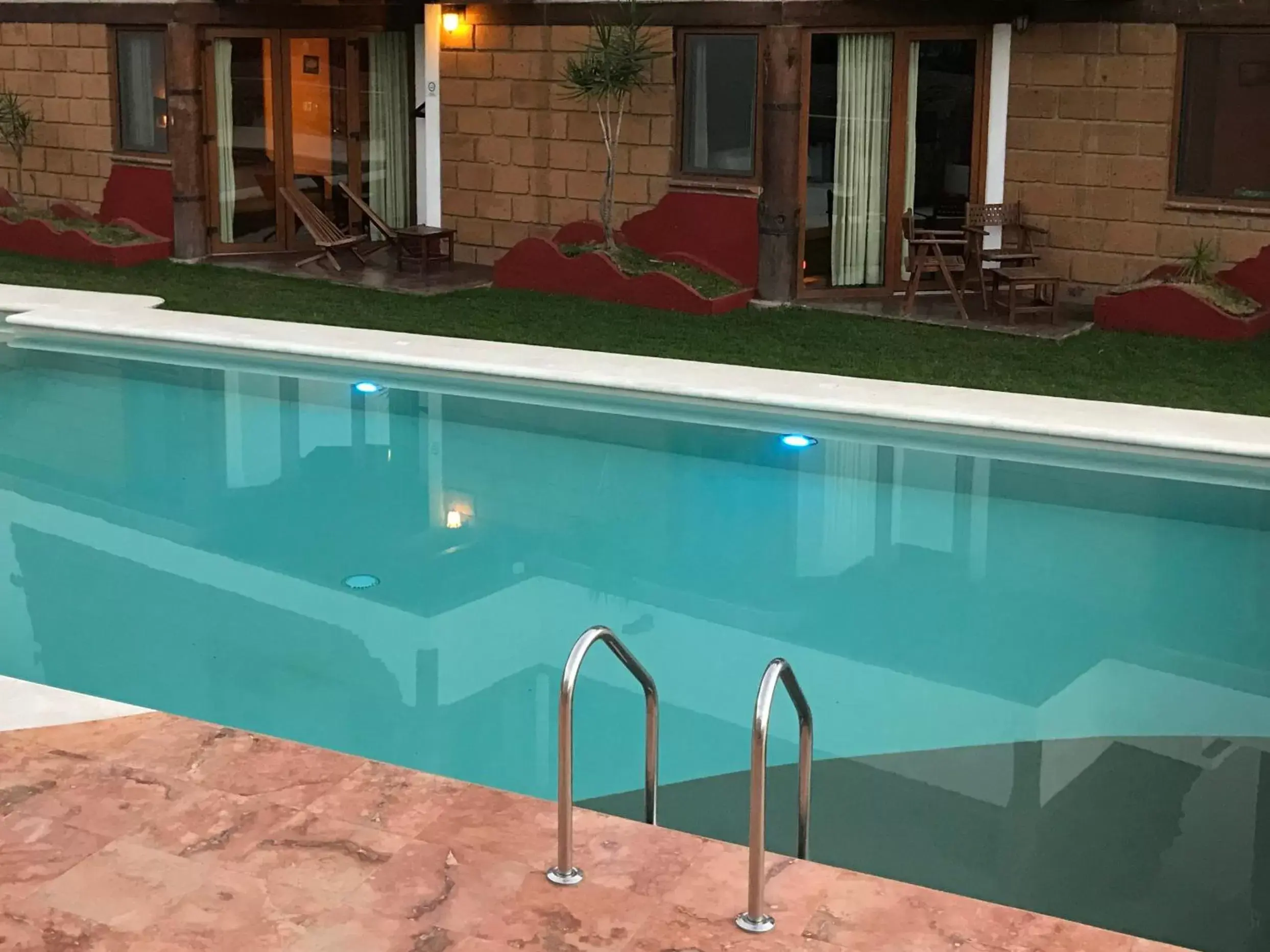 Swimming Pool in Hotel puesta del sol