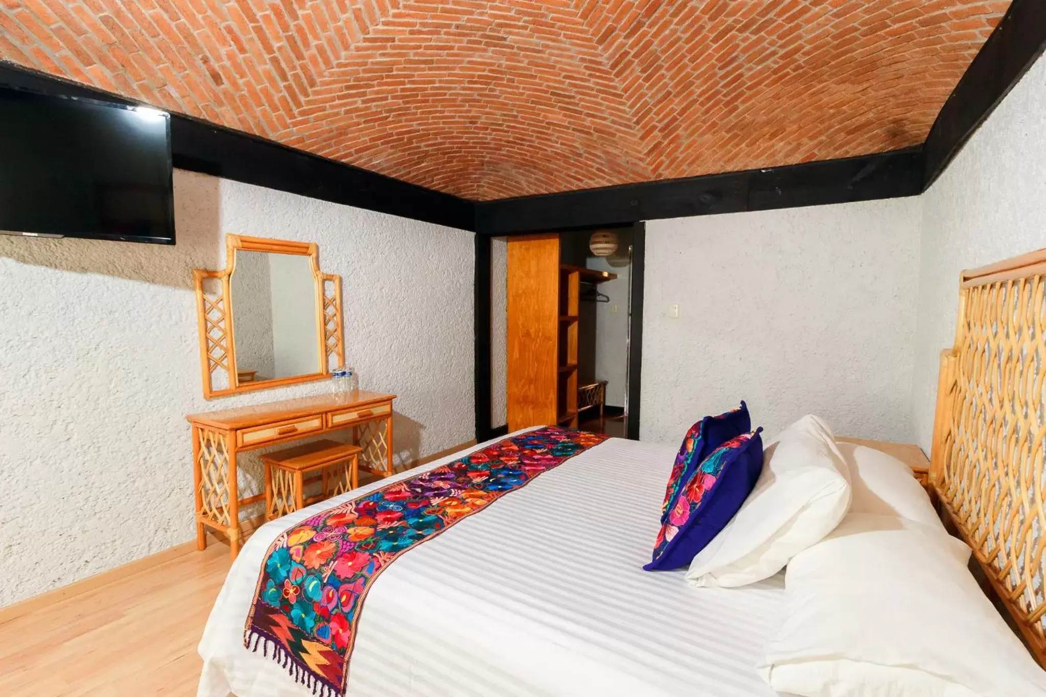 Photo of the whole room, Bed in Hotel Hacienda Montesinos