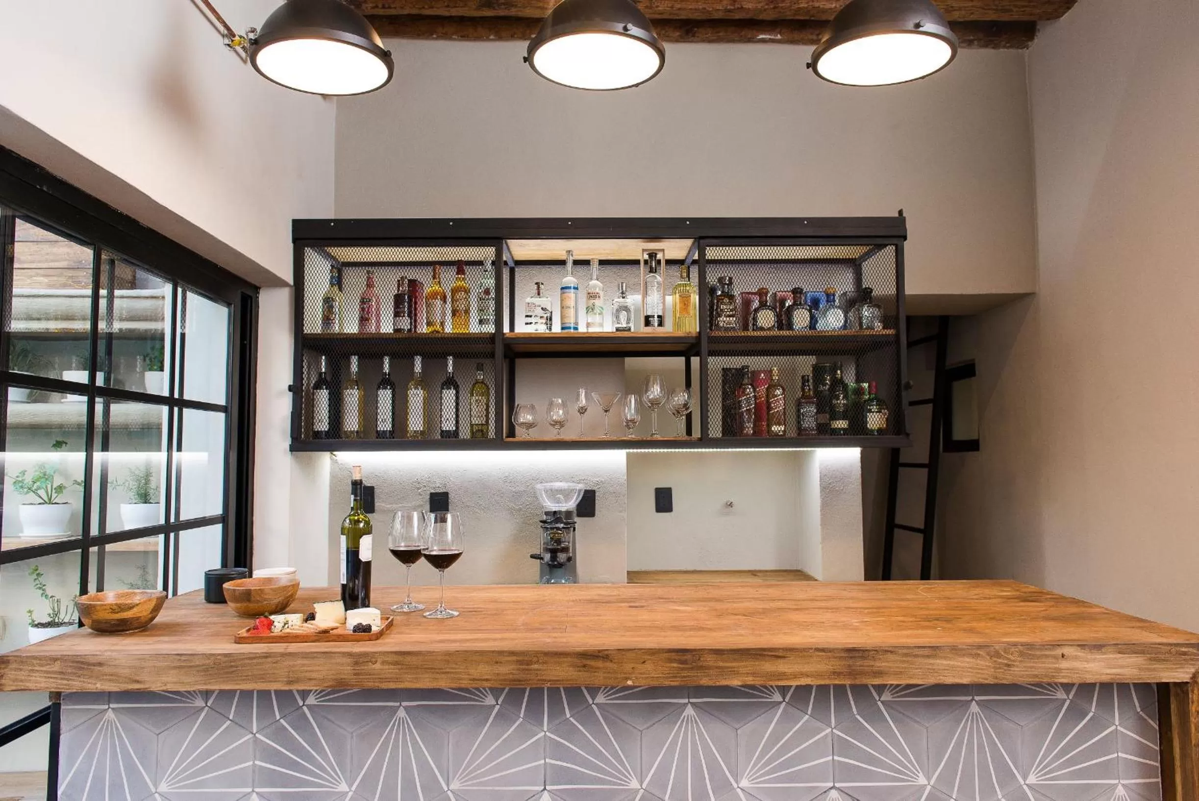 Food and drinks in Antigua Trece Hotel Fusión