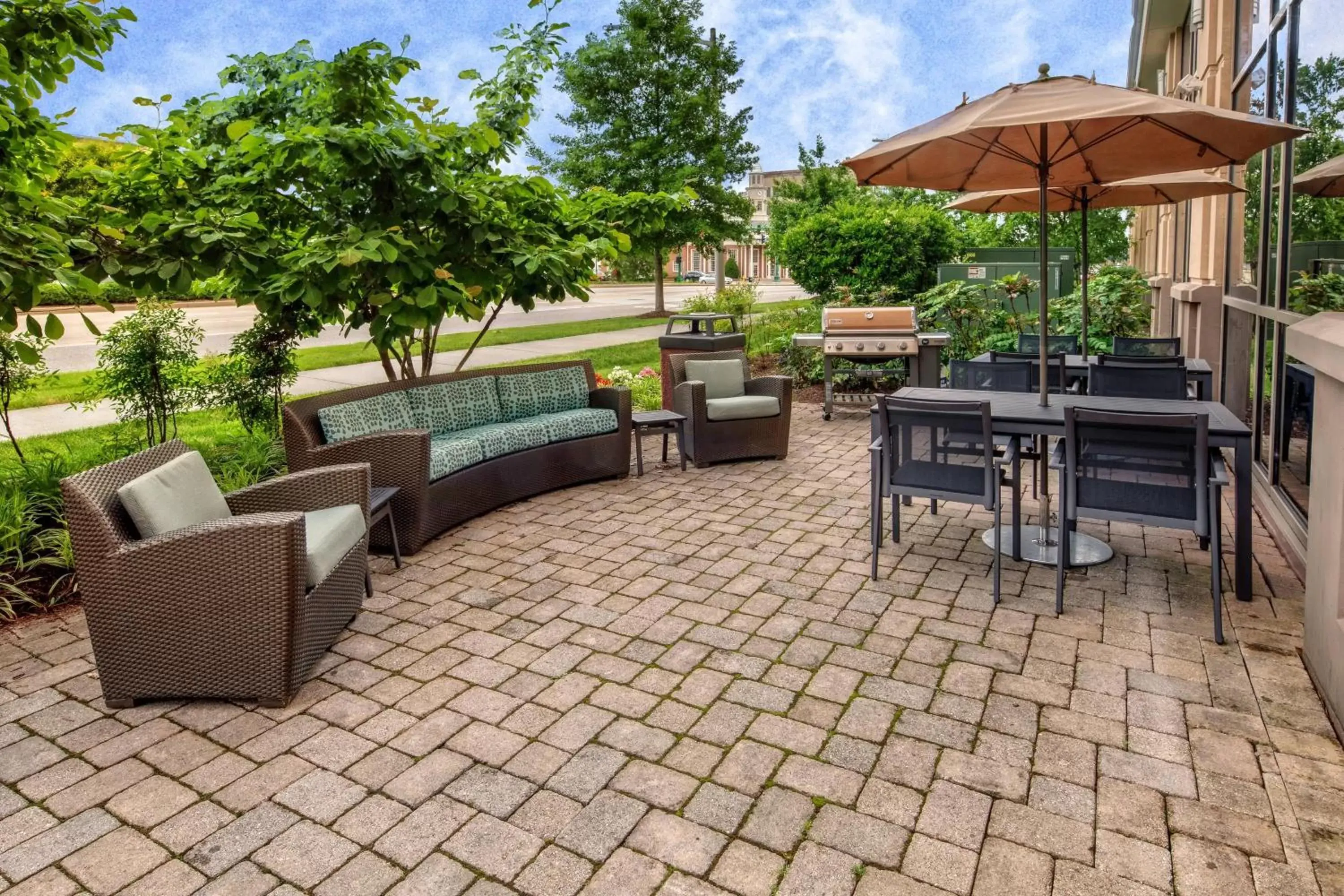 Property building, Patio/Outdoor Area in Residence Inn Norfolk Downtown