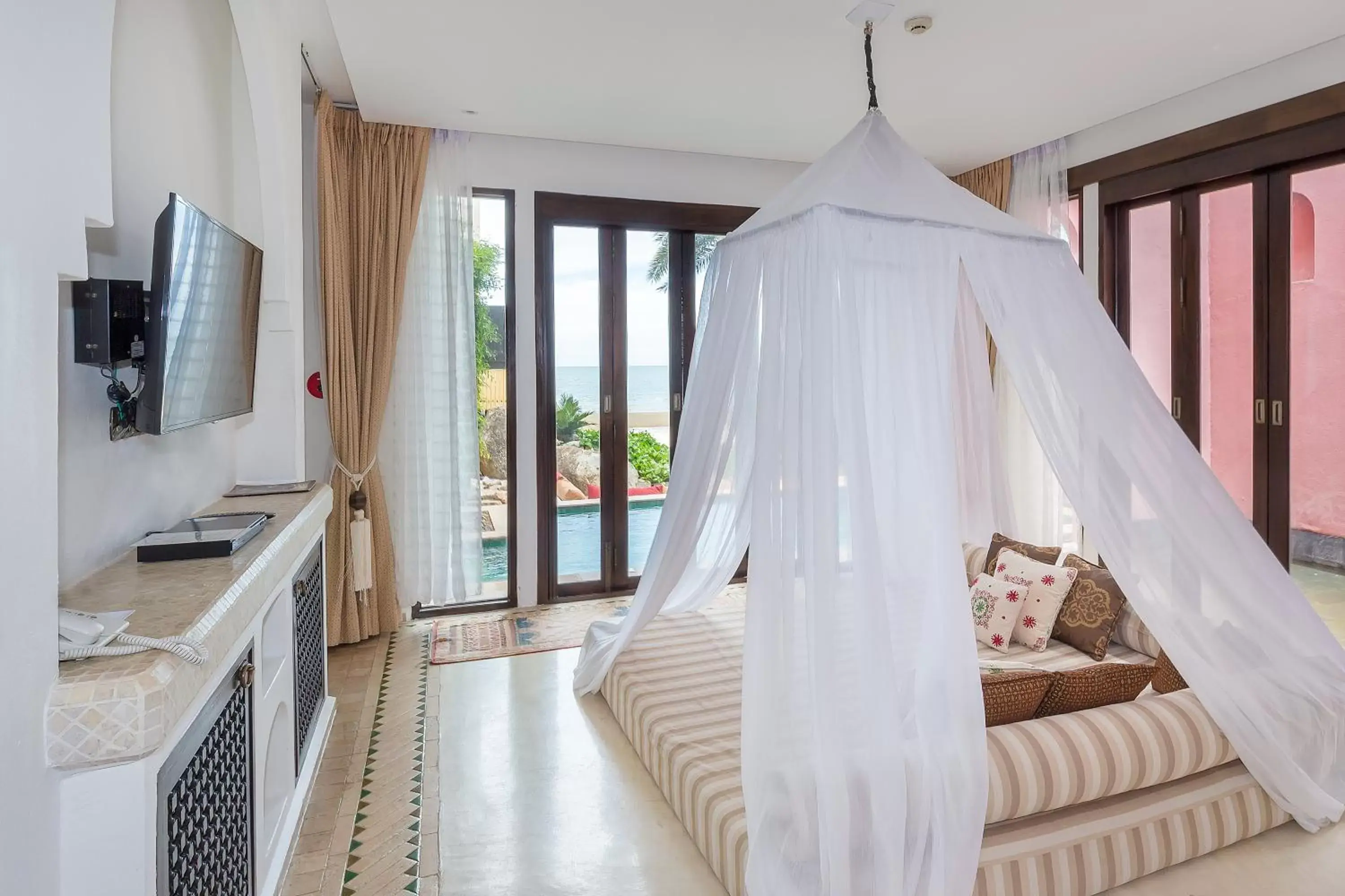 Living room, Bed in Villa Maroc Resort