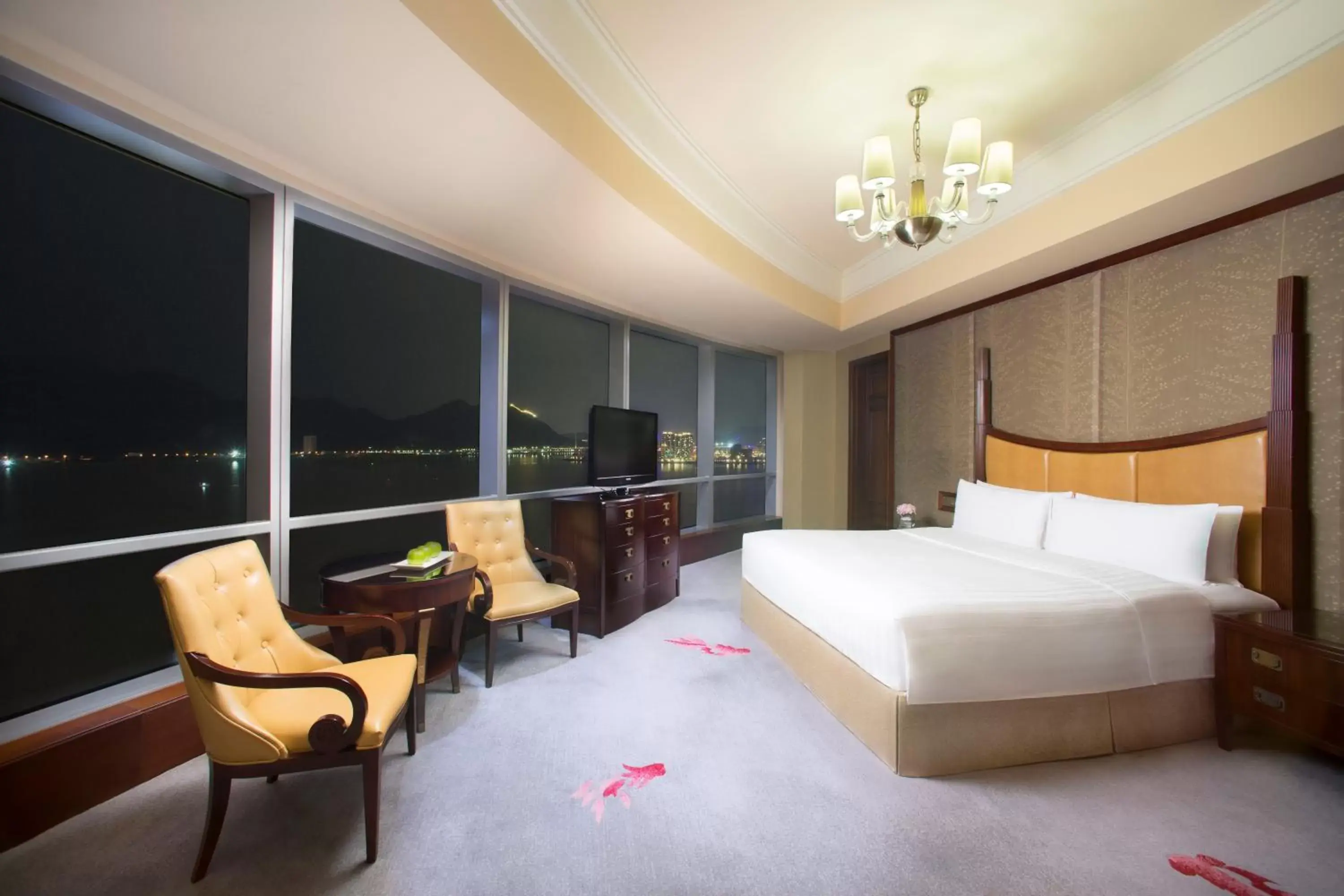 Bedroom in Shangri-La Wenzhou