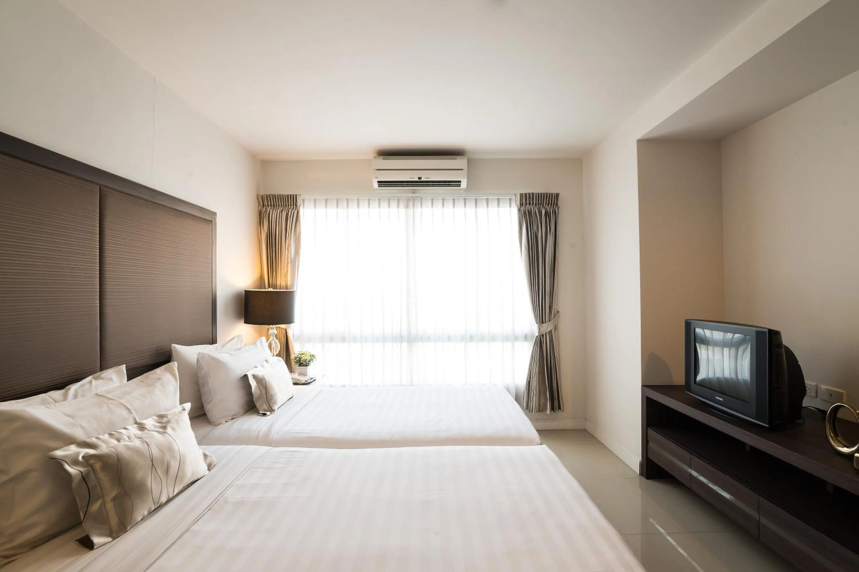 Day, Bed in Beyond Suite