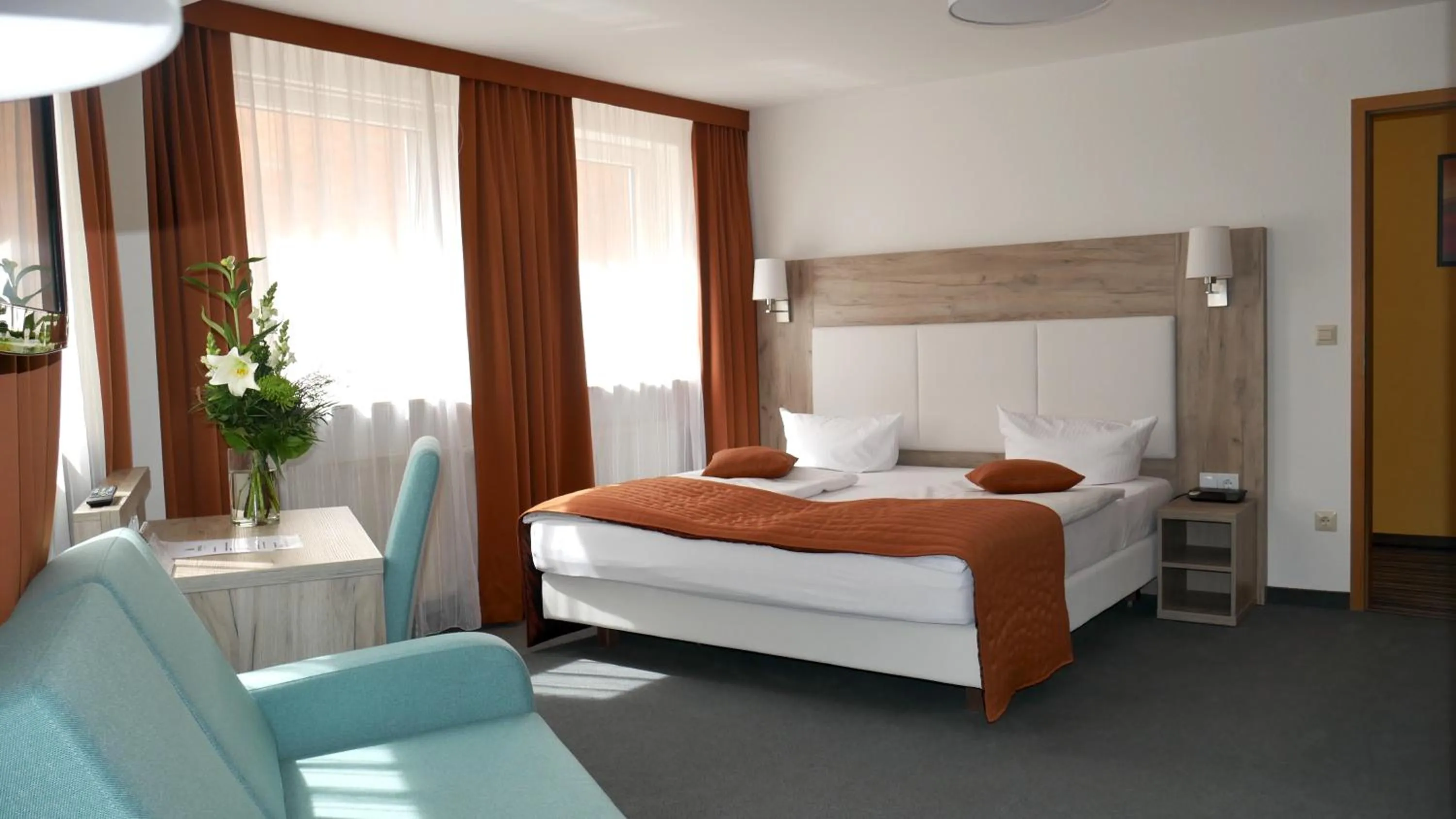 Photo of the whole room, Bed in Komfort Hotel Ludwigsburg