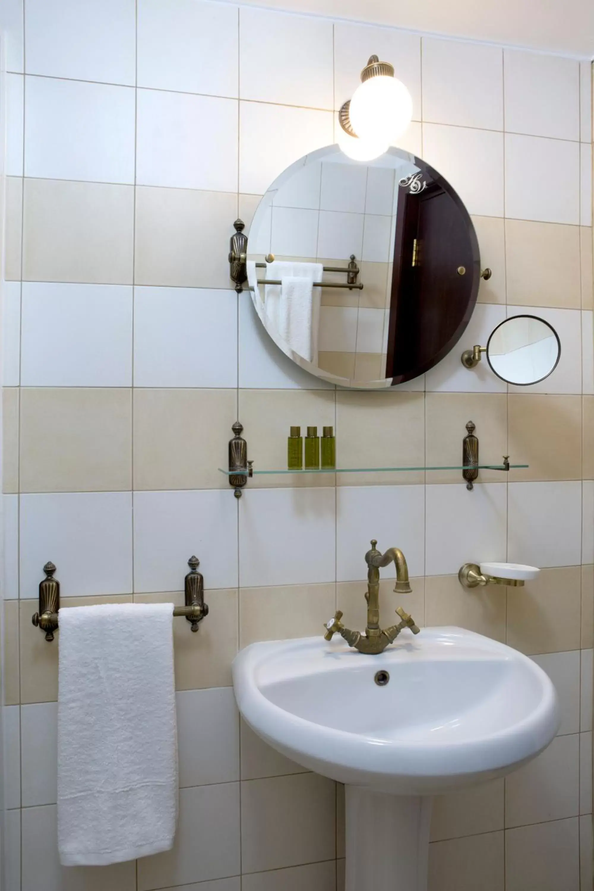 Bathroom in Hotel Venezia by Zeus International