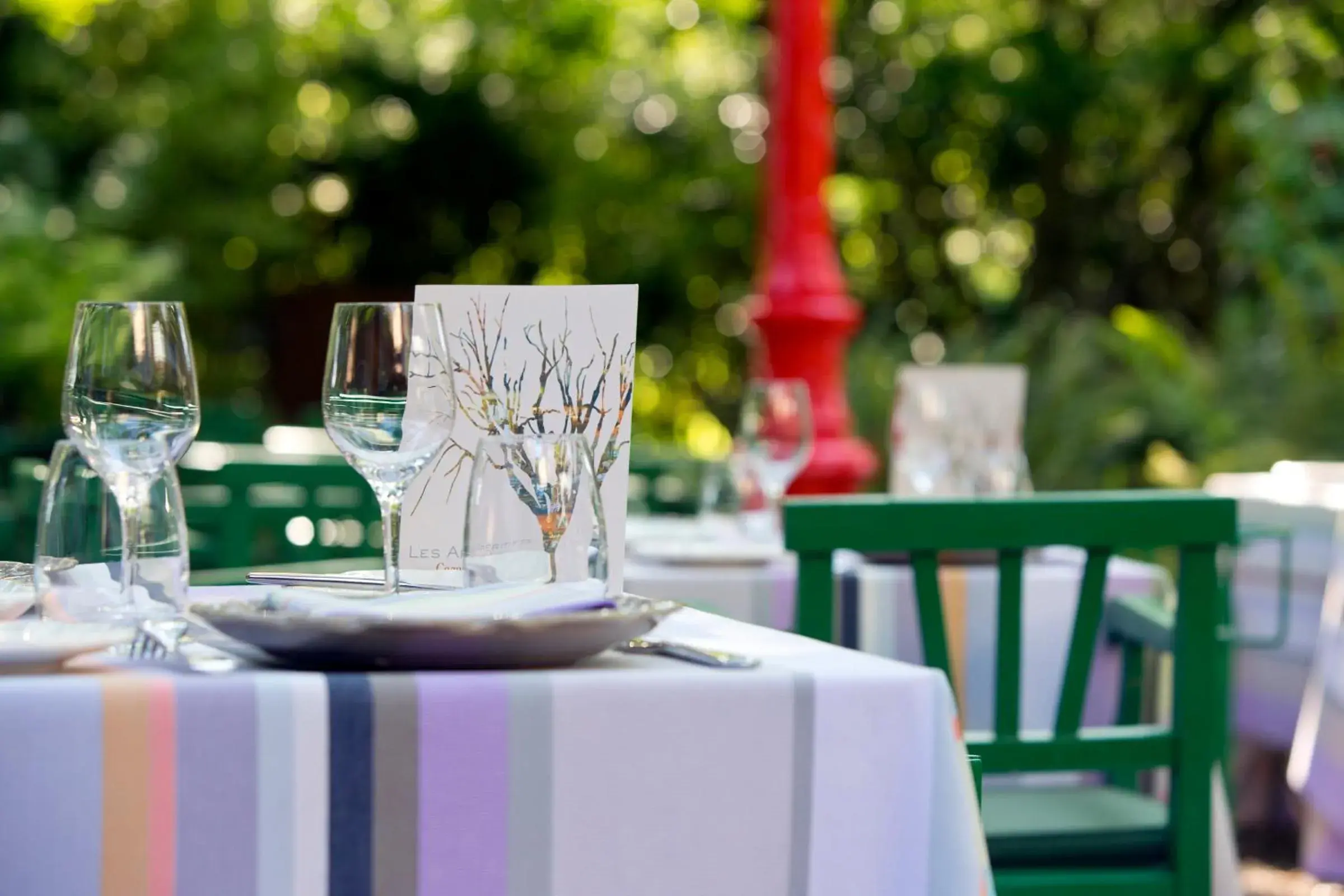 Patio, Restaurant/Places to Eat in Cazaudehore, hôtel de charme au vert