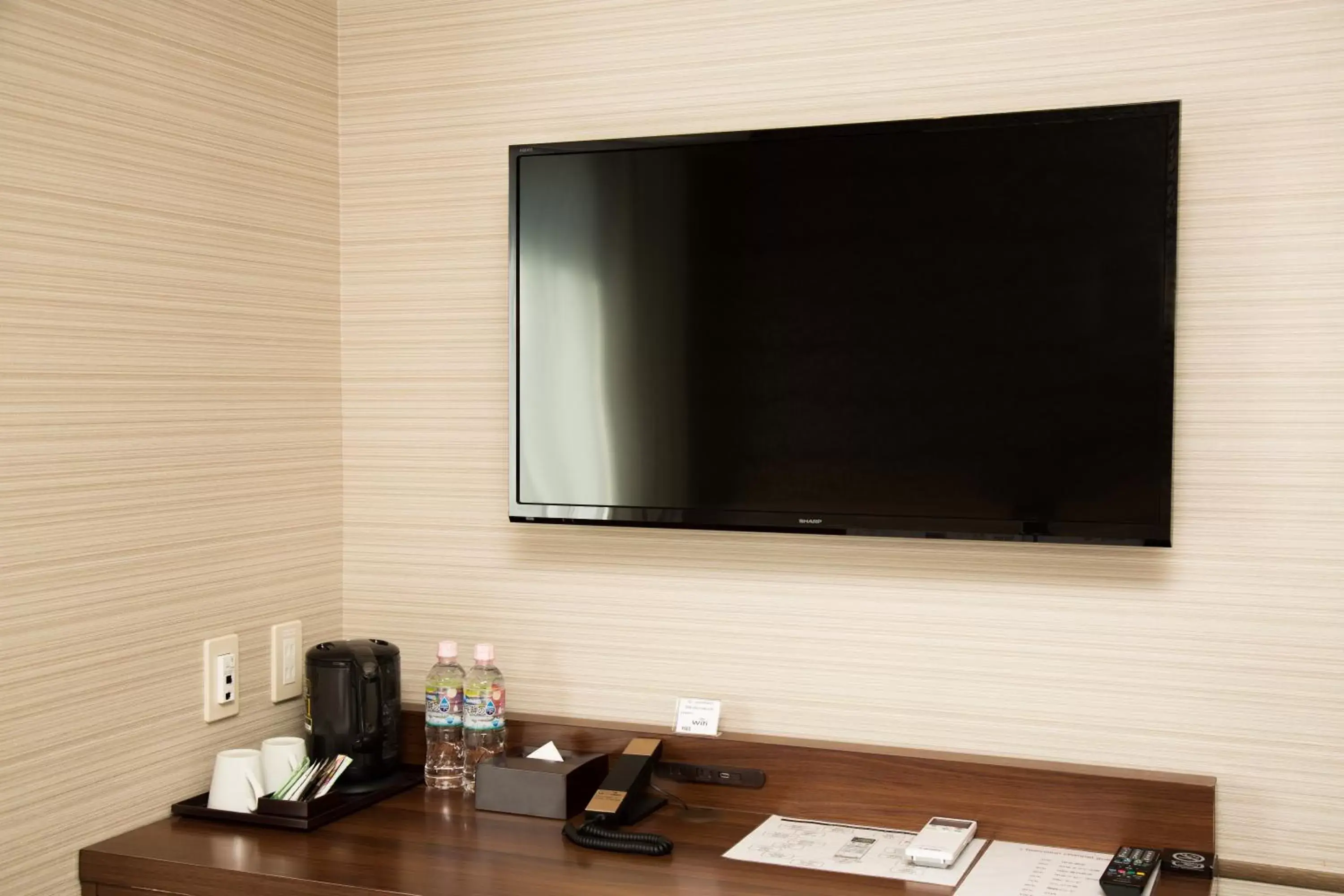 TV and multimedia, TV/Entertainment Center in Shinsaibashi Grand Hotel Osaka