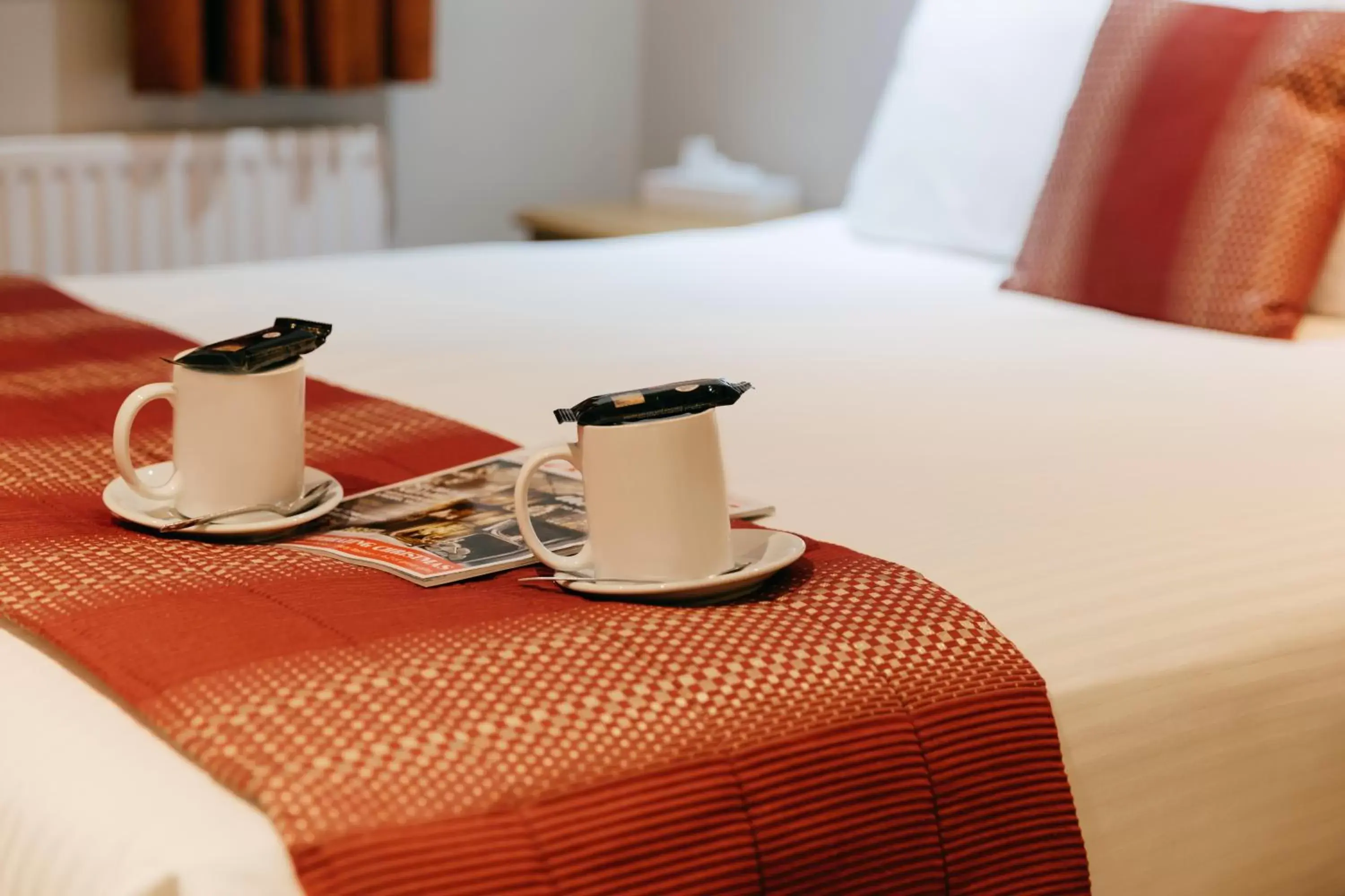 Coffee/tea facilities, Bed in Best Western Bradford Guide Post Hotel