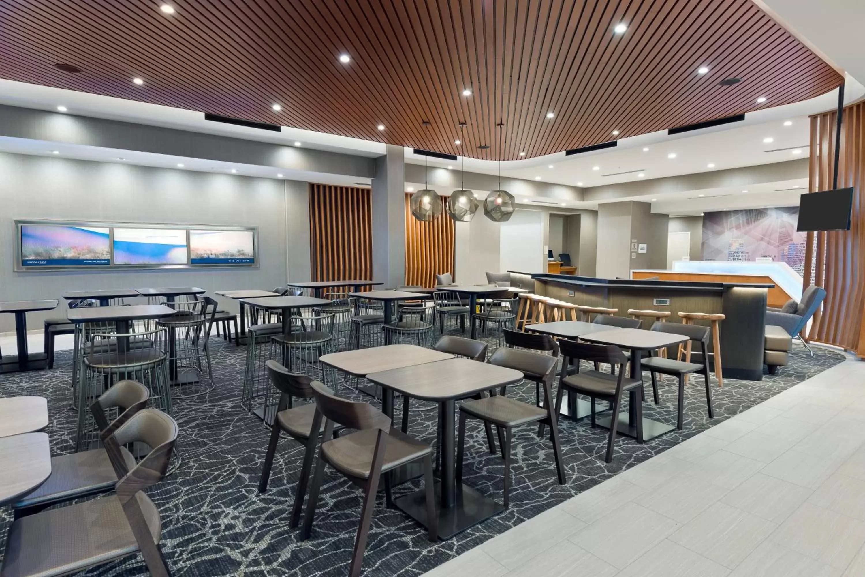 Lobby or reception, Restaurant/Places to Eat in SpringHill Suites Lakeland