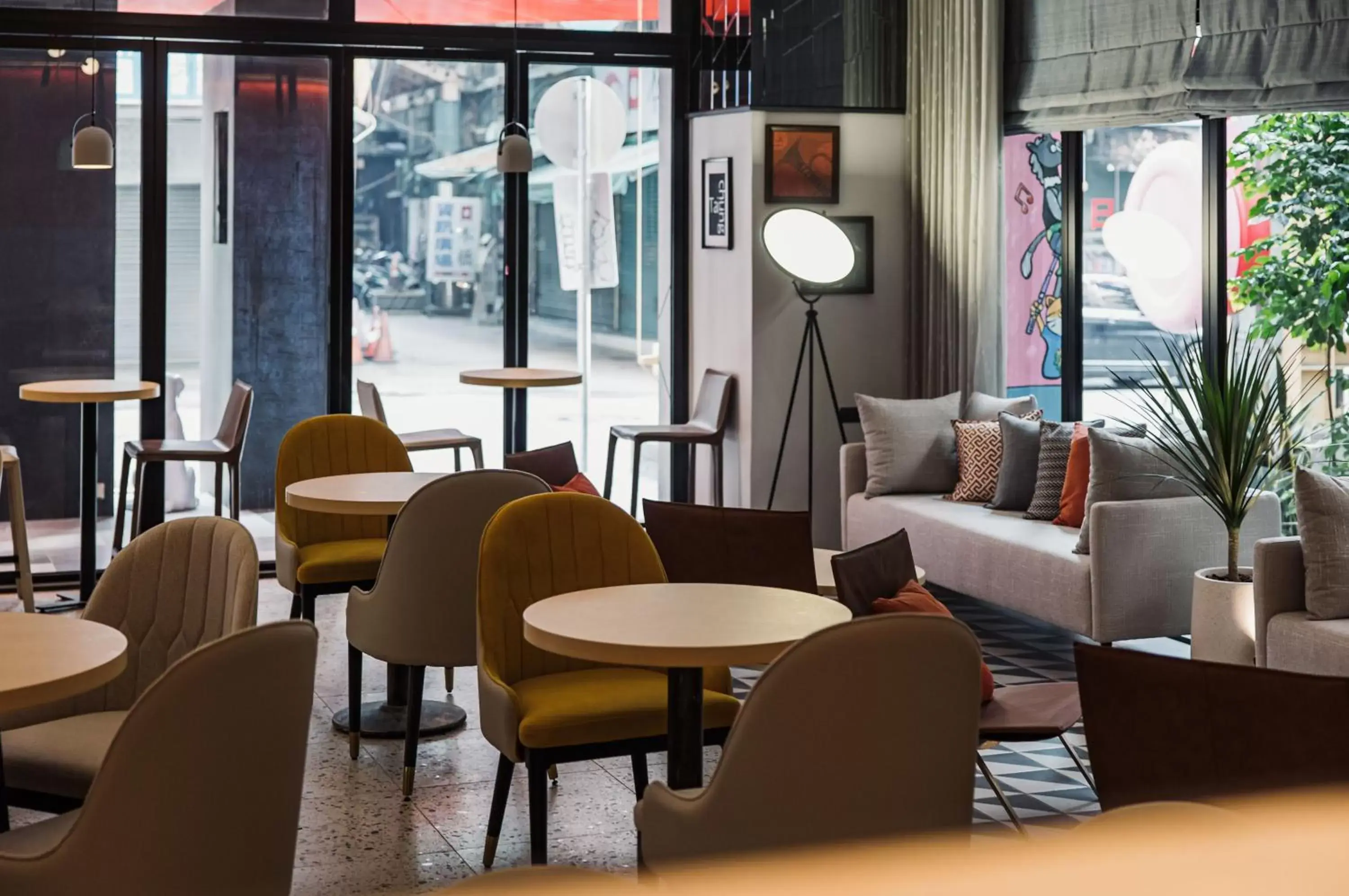 Lounge or bar in OLAH Poshtel - Taichung Station Lounge or bar in OLAH Poshtel - Taichung Station