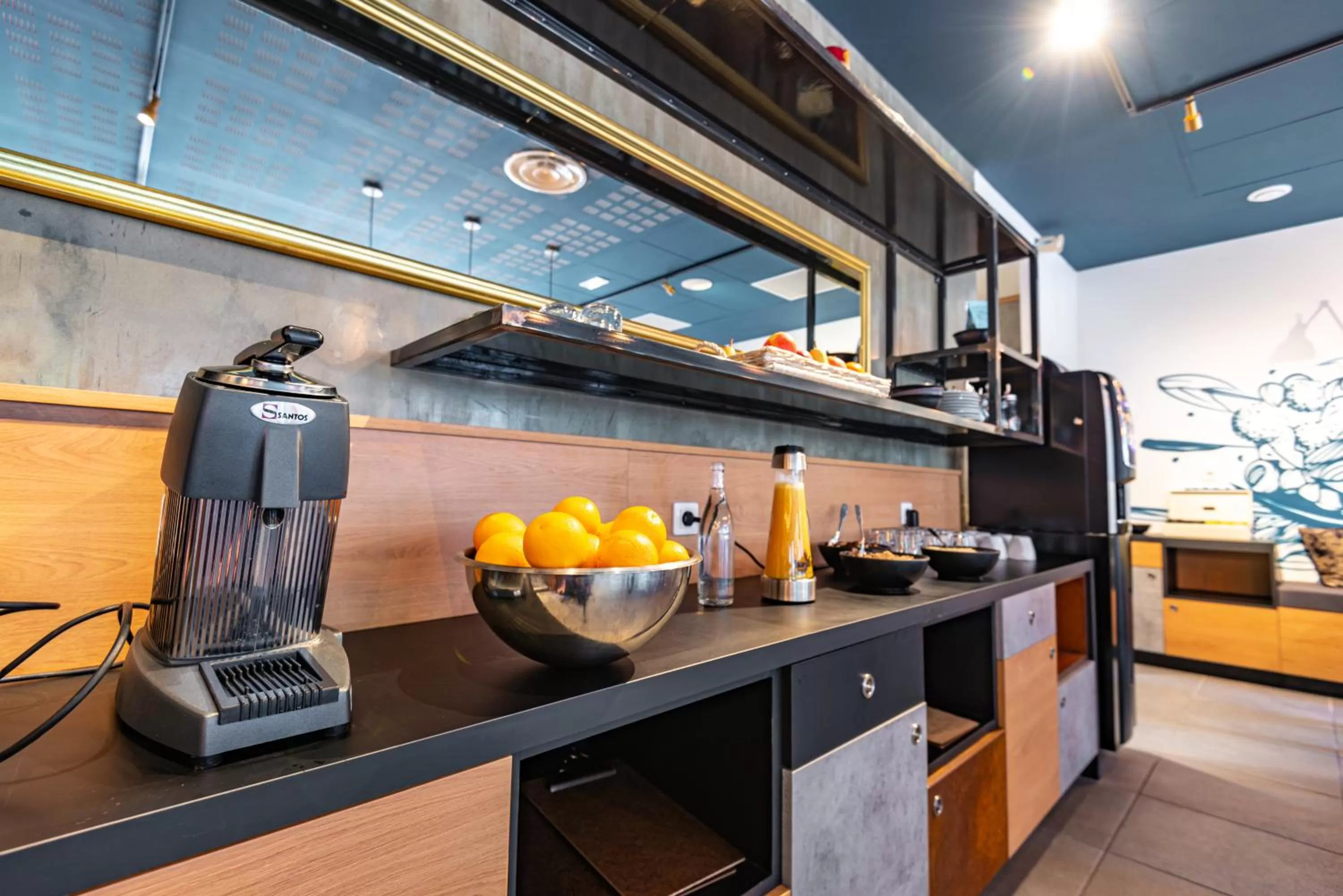 Breakfast in Apparthotel Le Hüb Grenoble