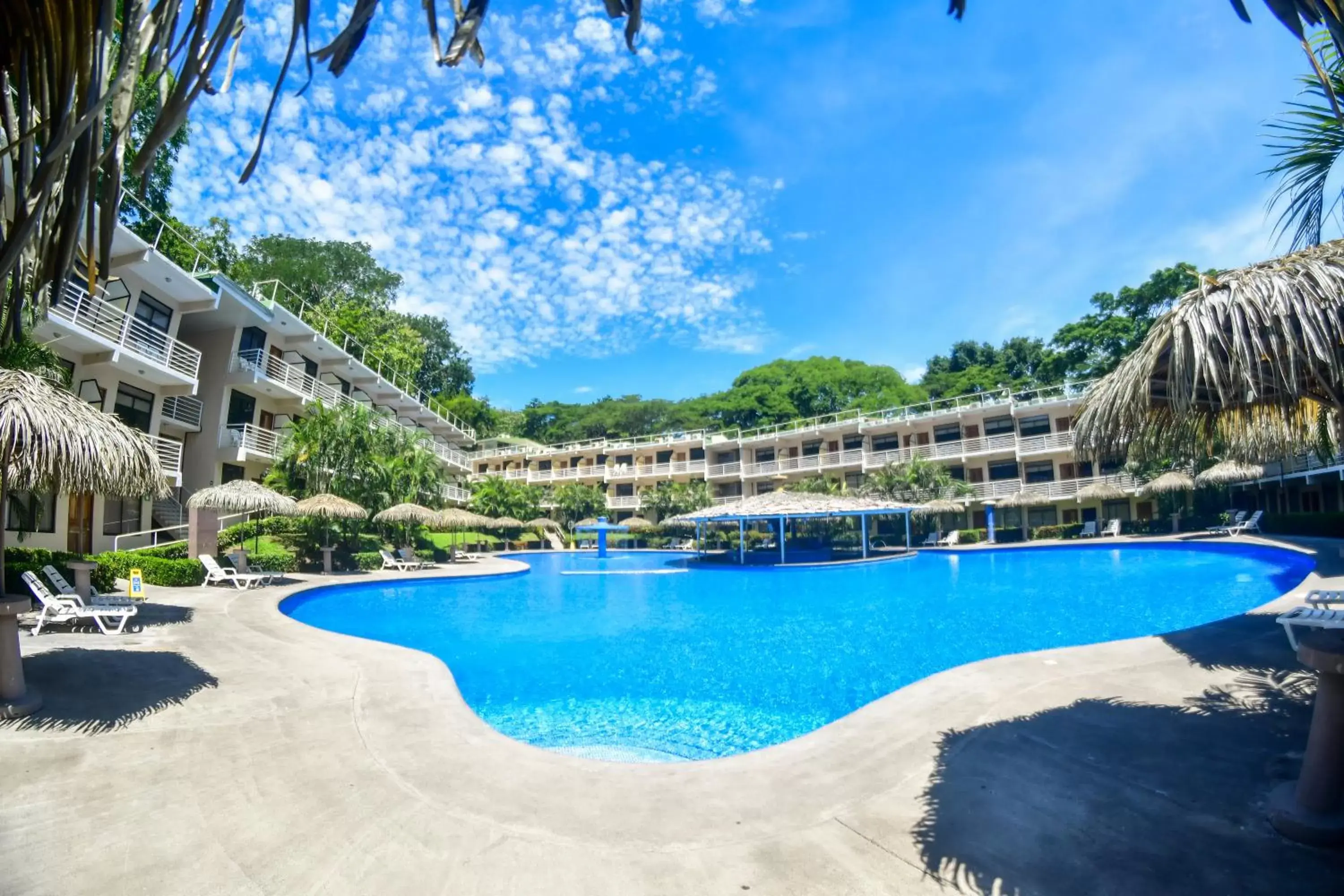 Swimming Pool in Hotel Arenas en Punta Leona