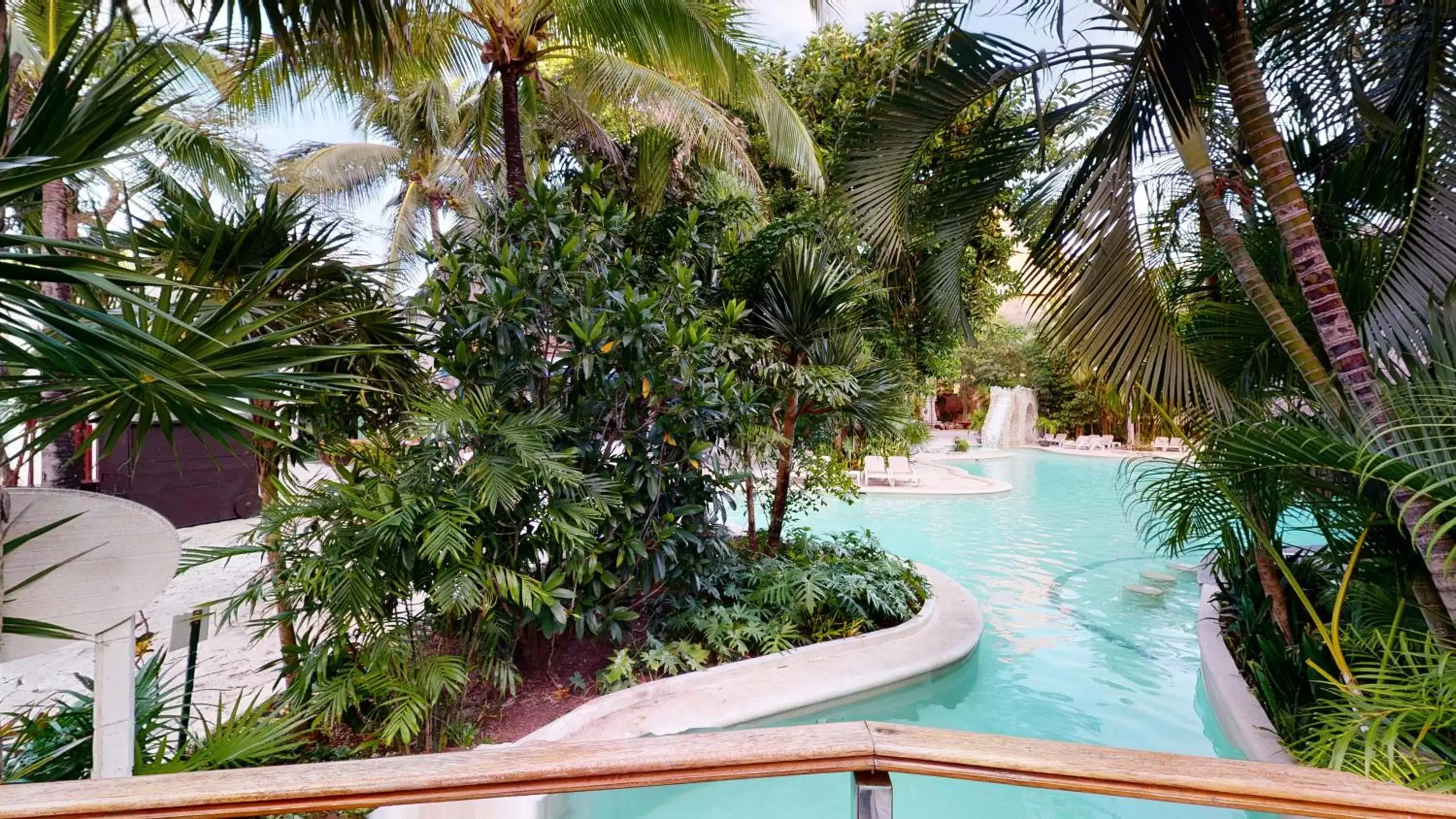 Swimming pool, Pool View in Grand Park Royal Cozumel