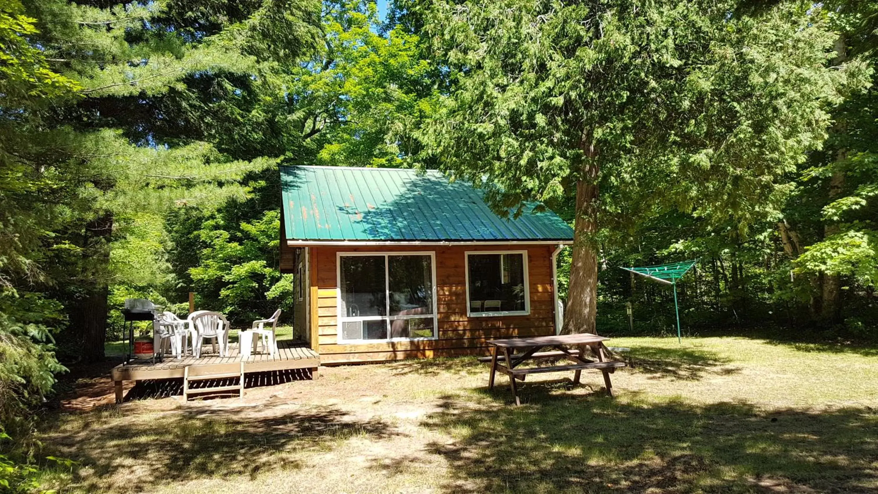 Property Building in Parkway Cottage Resort and Trading Post