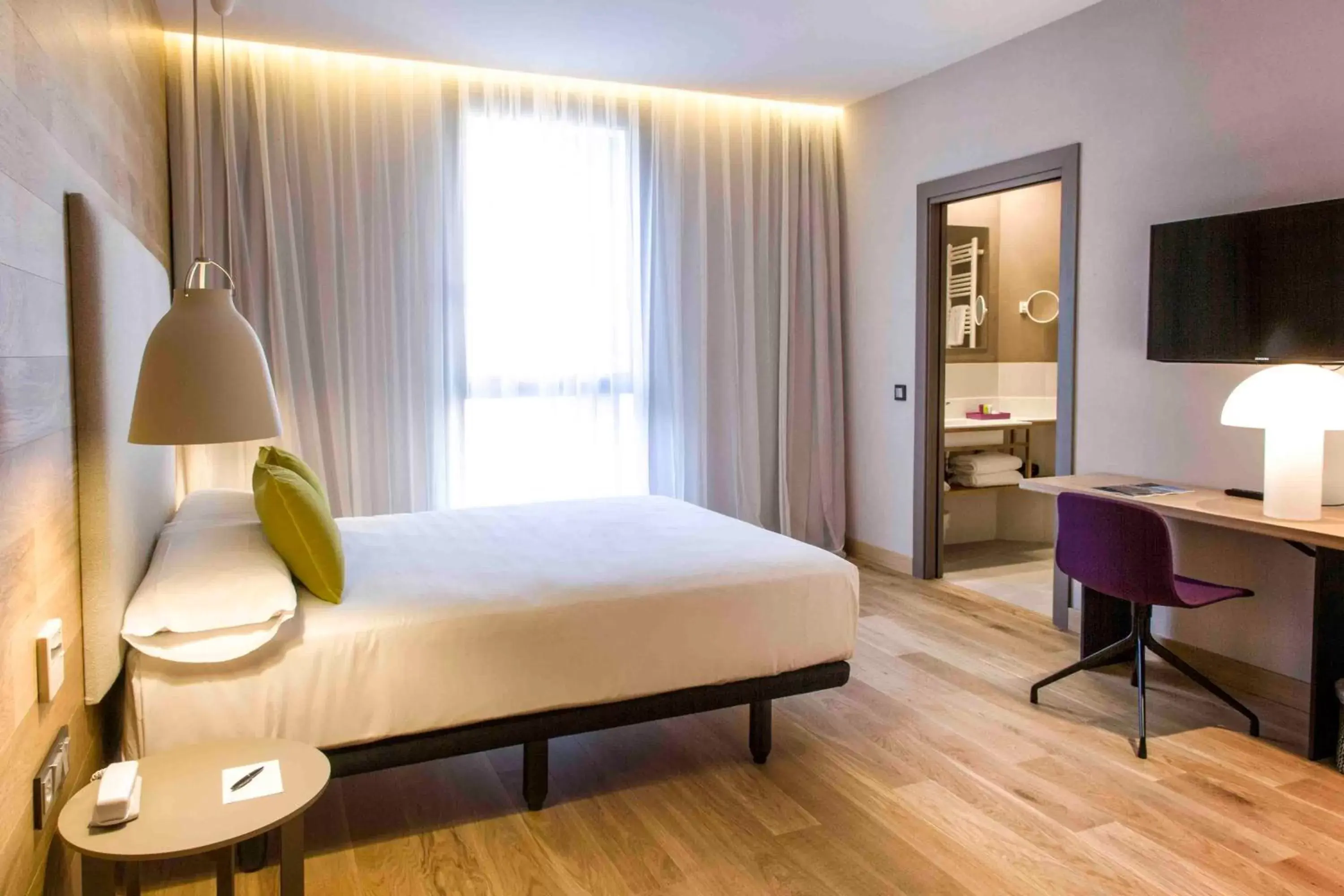 Bedroom, Bed in Zenit San Sebastián Bedroom, Bed in Zenit San Sebastián