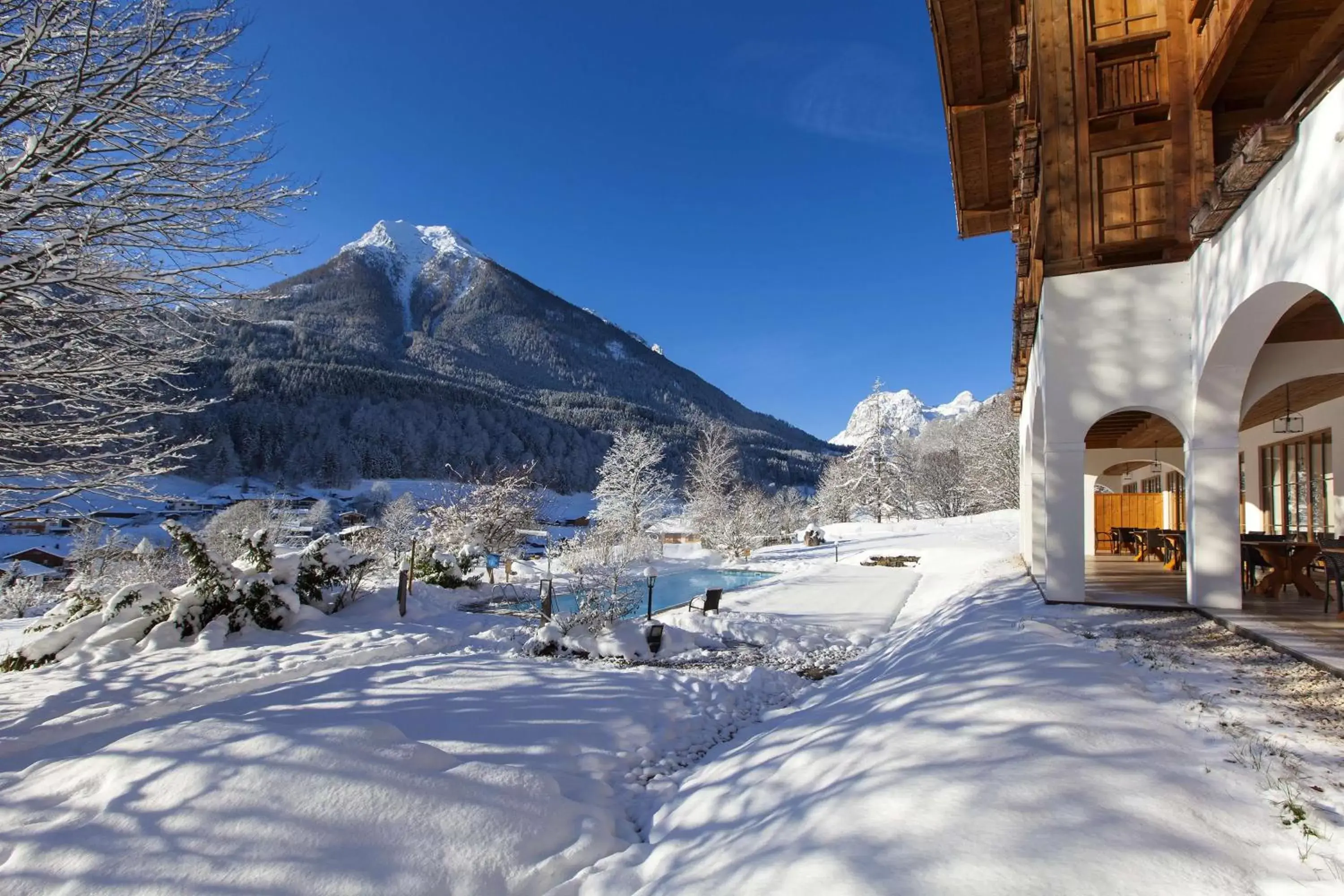 Property building, Winter in Berghotel Rehlegg