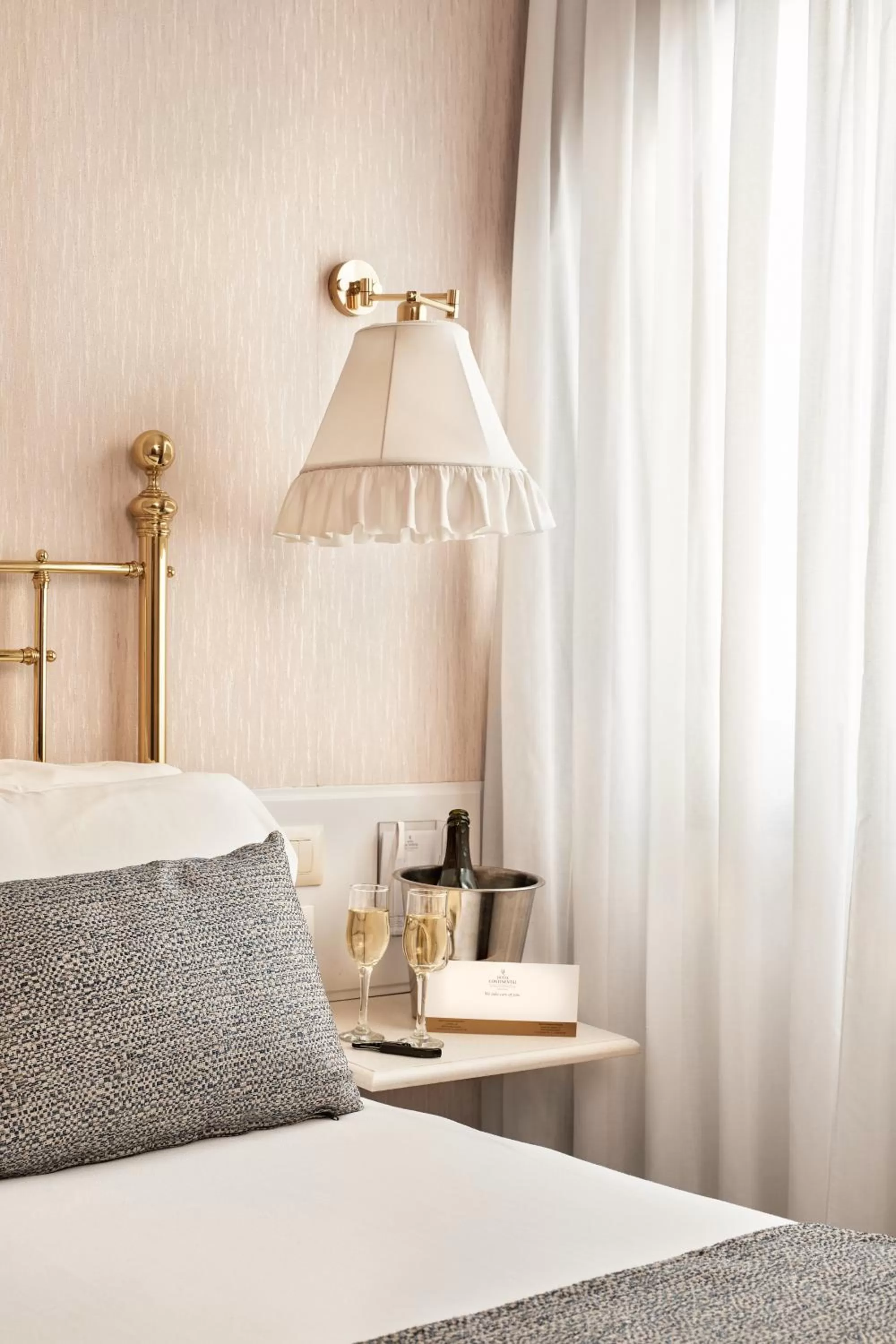 Bed in Hotel Continental Barcelona