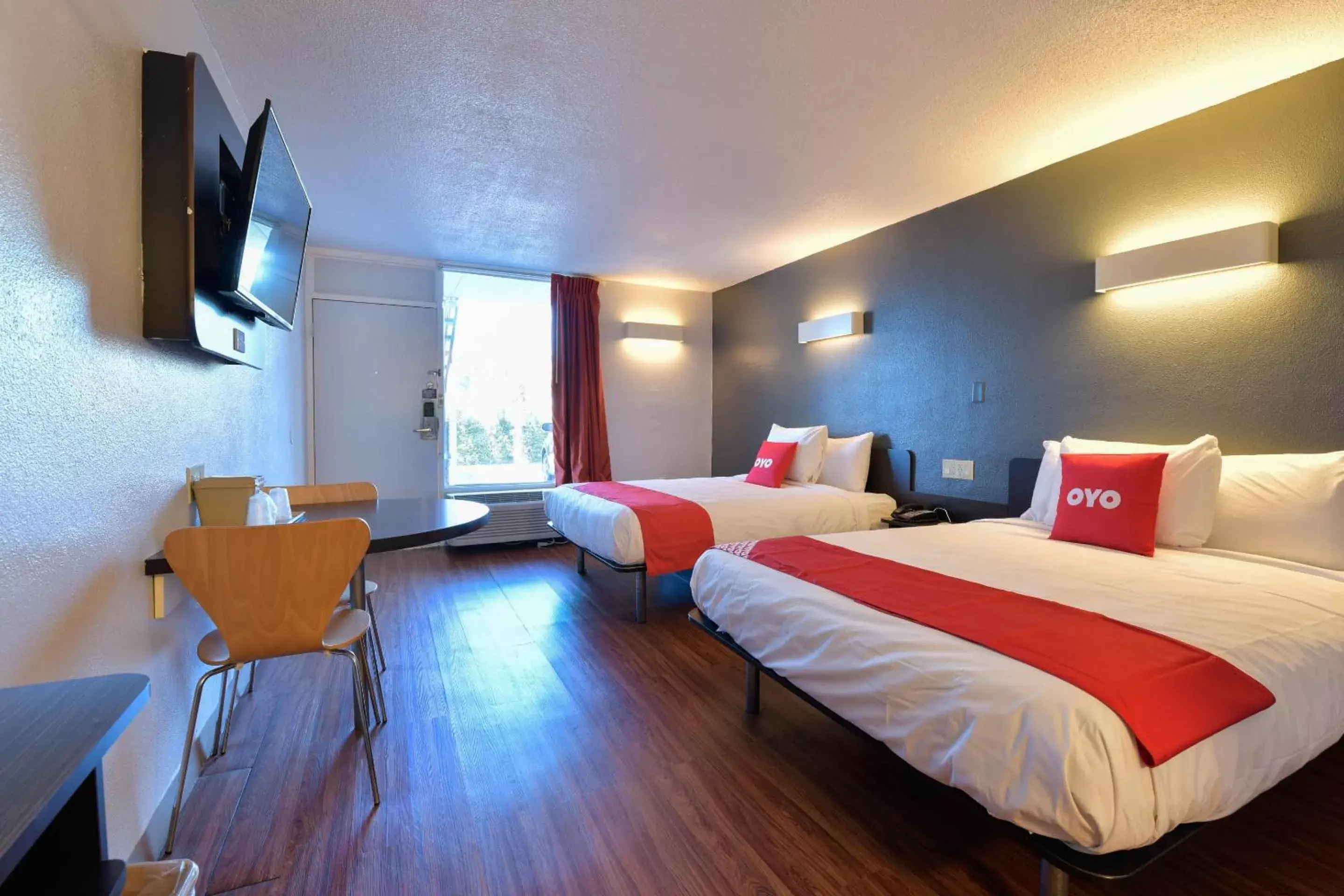 Bedroom in OYO Hotel Valdosta GA I-75