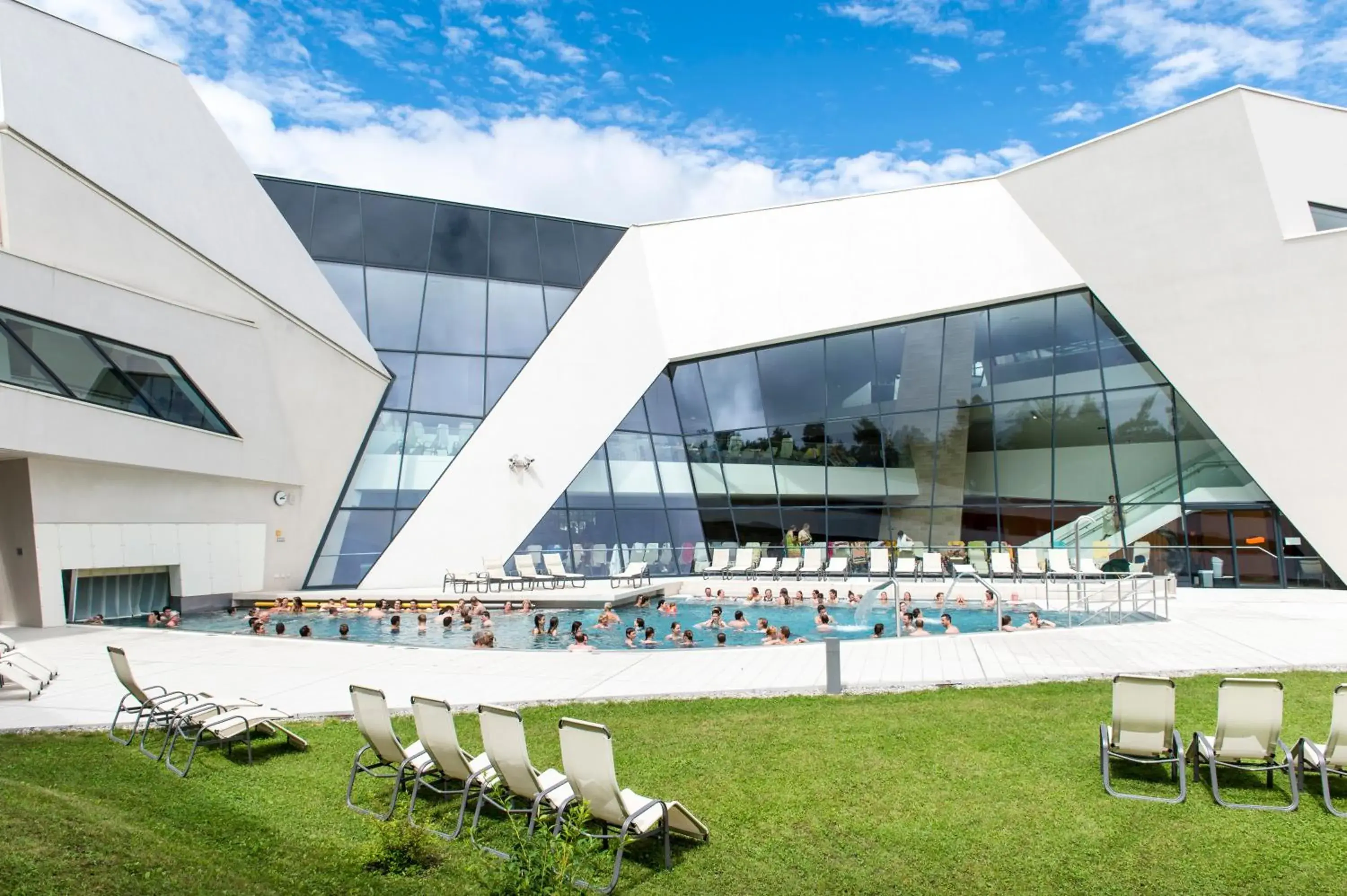 Open Air Bath, Swimming Pool in Thermenhotel Karawankenhof