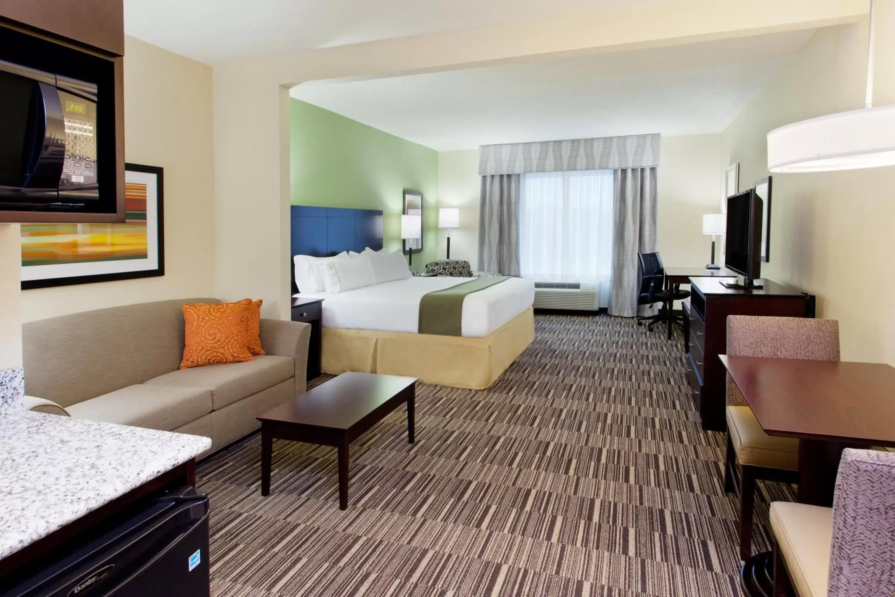 Photo of the whole room in Holiday Inn Express Hotel & Suites Huntsville West - Research Park, an IHG Hotel