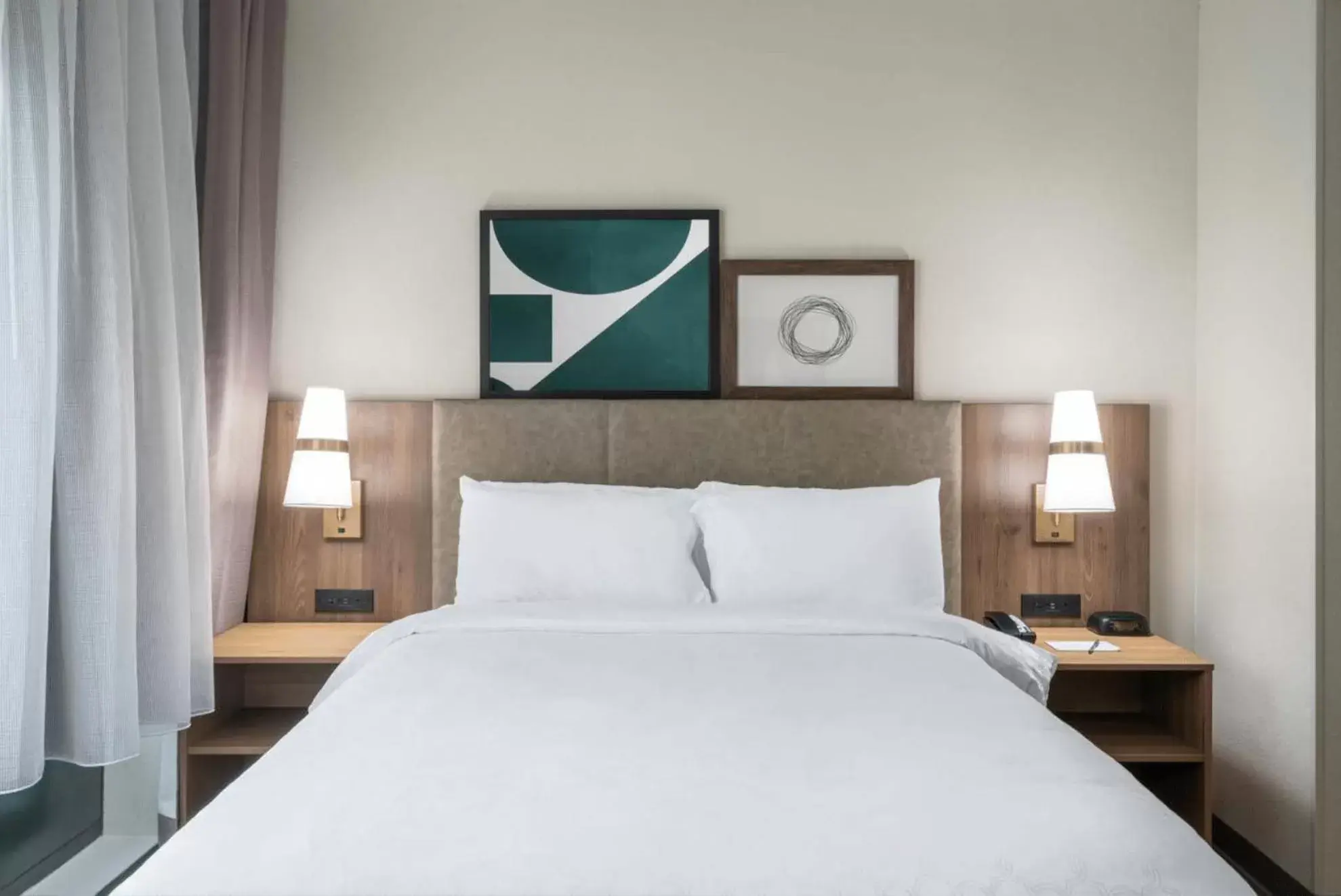Bed in Staybridge Suites - Flowood - NW Jackson, an IHG Hotel