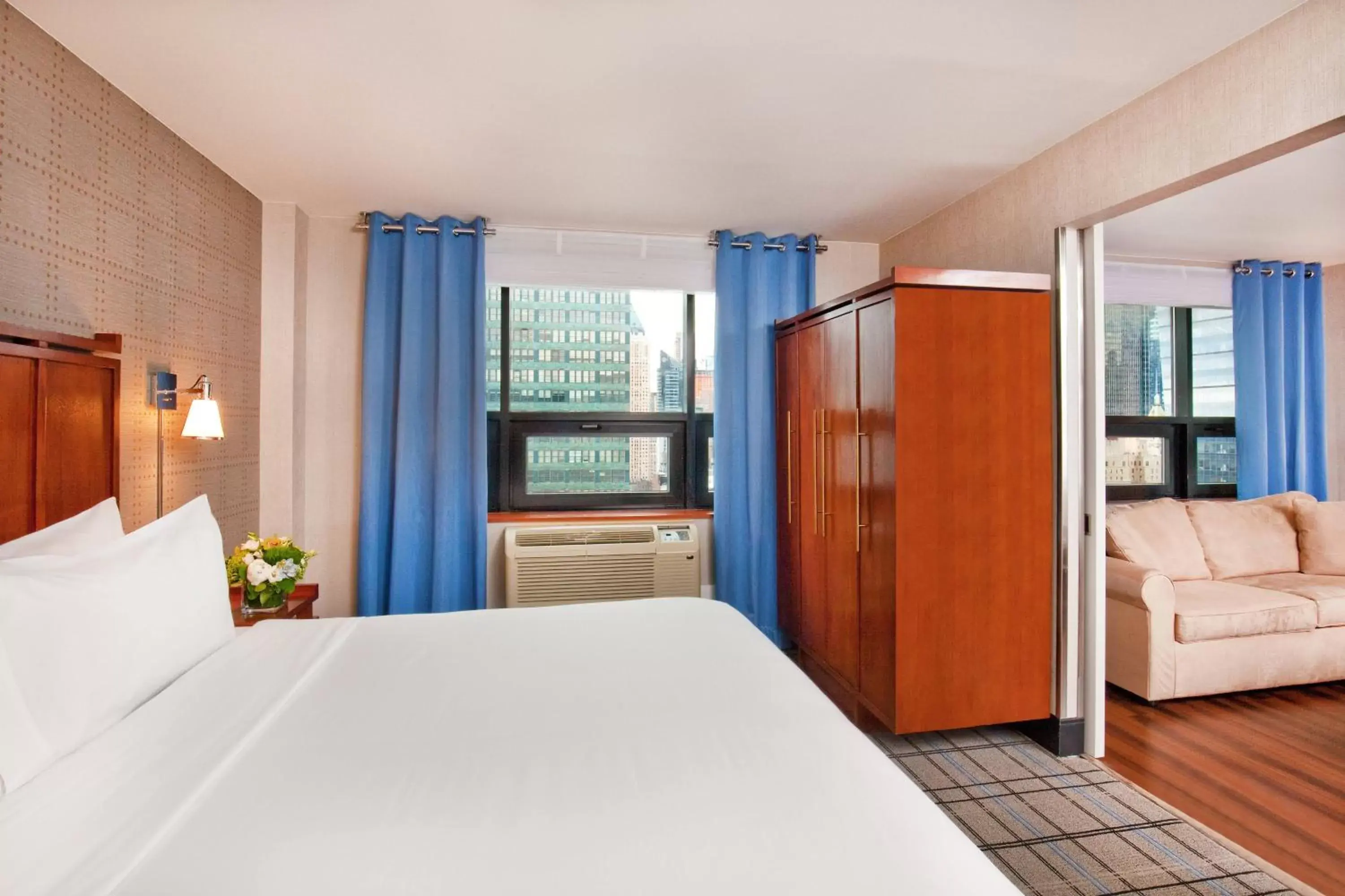 Bedroom, Bed in Four Points by Sheraton Midtown - Times Square