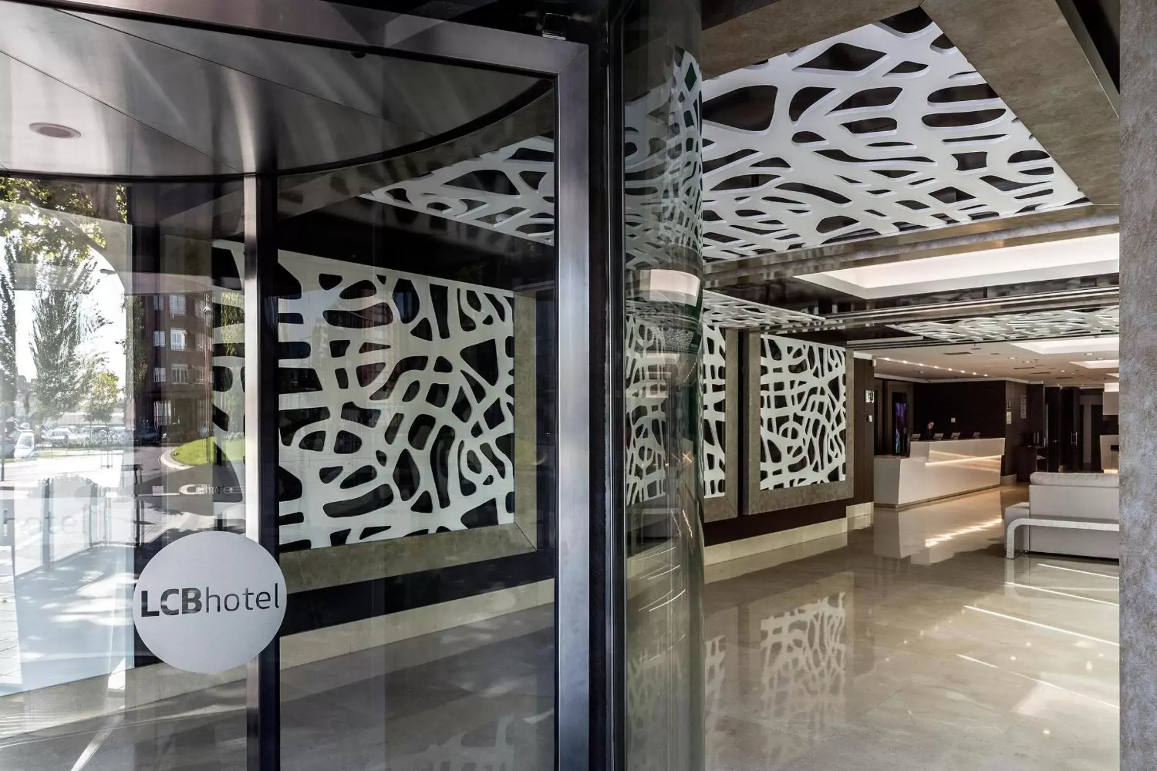 Facade/entrance, Bathroom in LCB Hotel Fuenlabrada