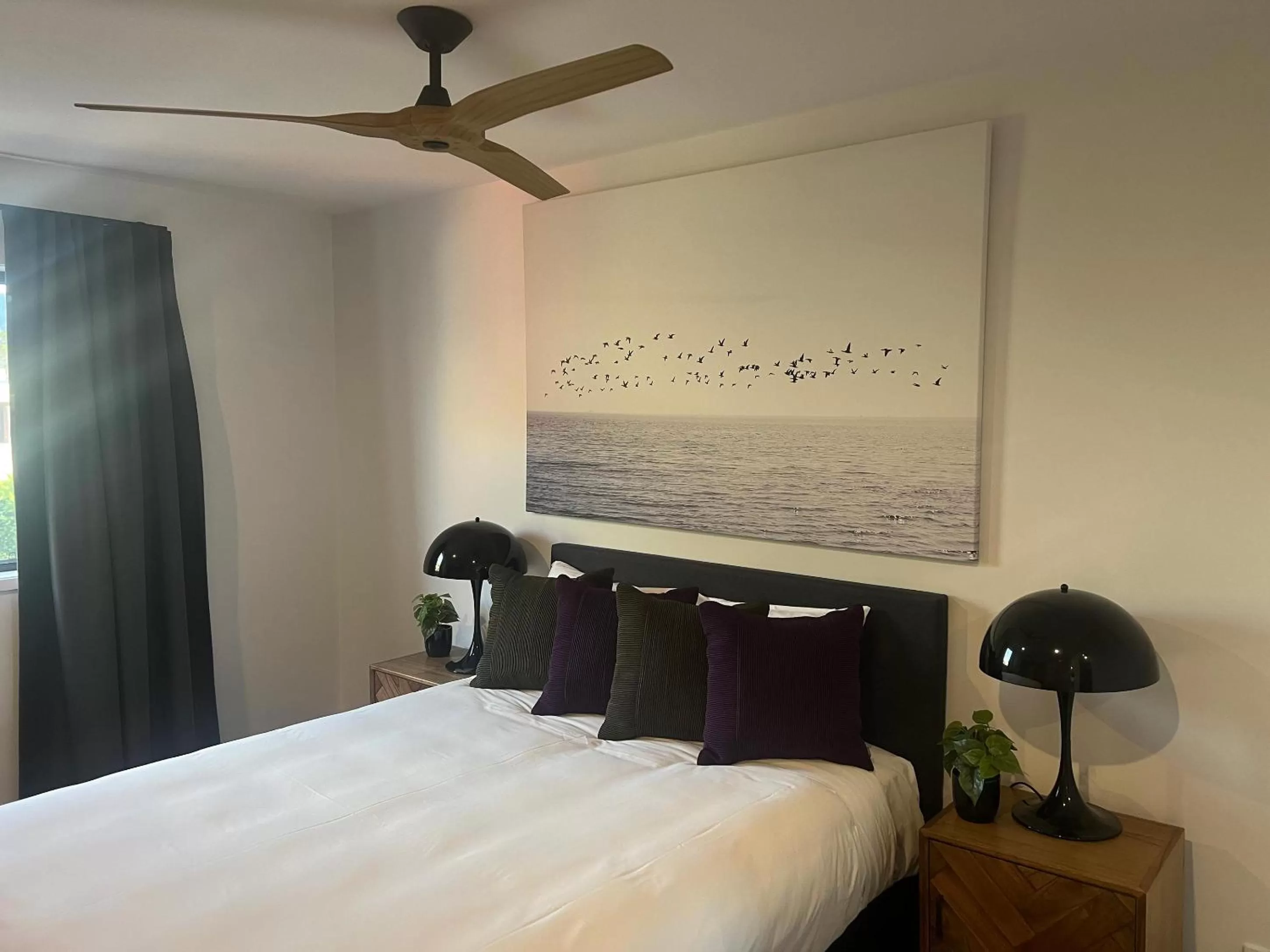 Bedroom, Bed in Plantation Hotel Coffs Harbour