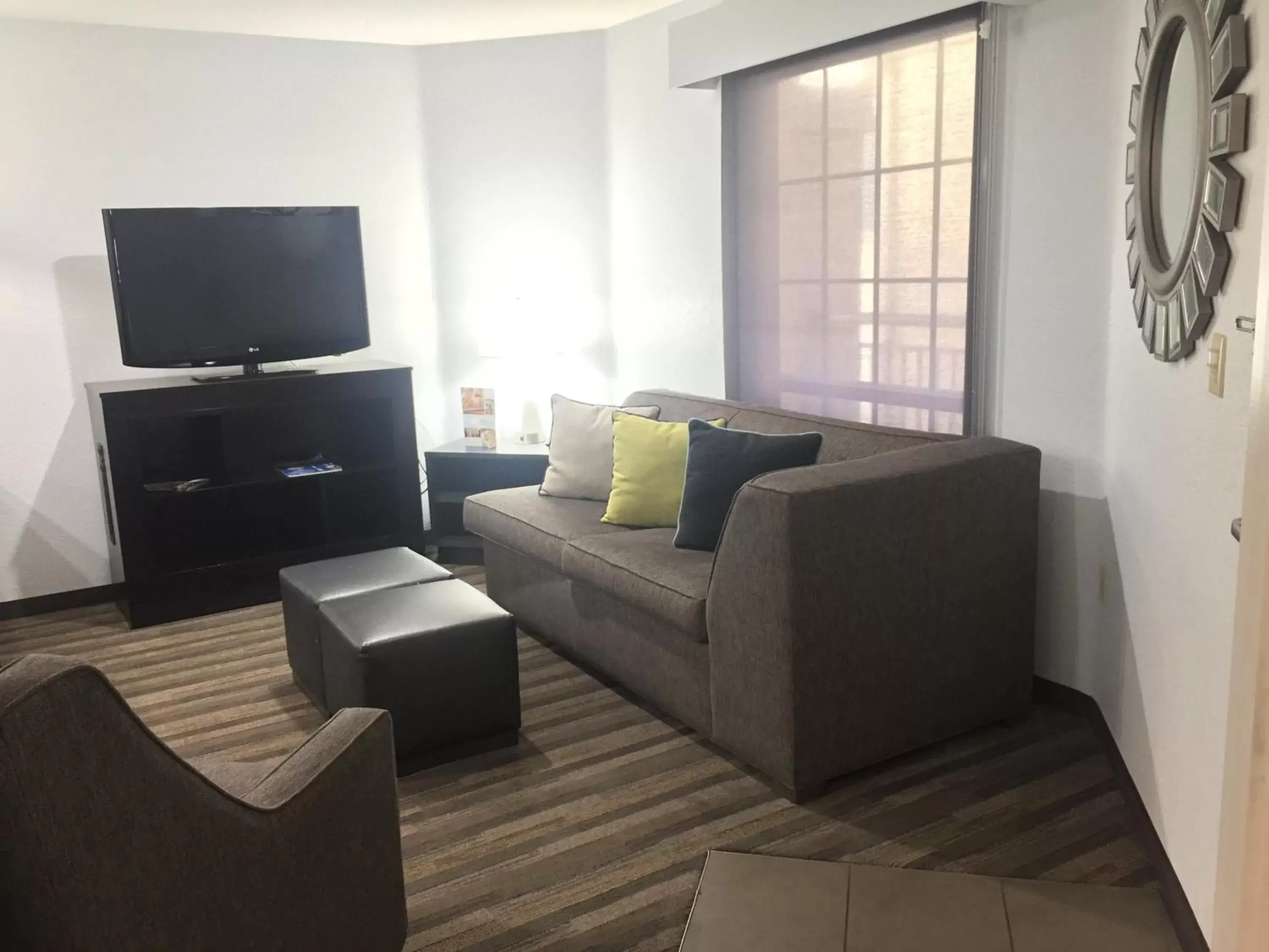 Two-Bedroom Queen Suite in Hyatt House LAX Manhattan Beach