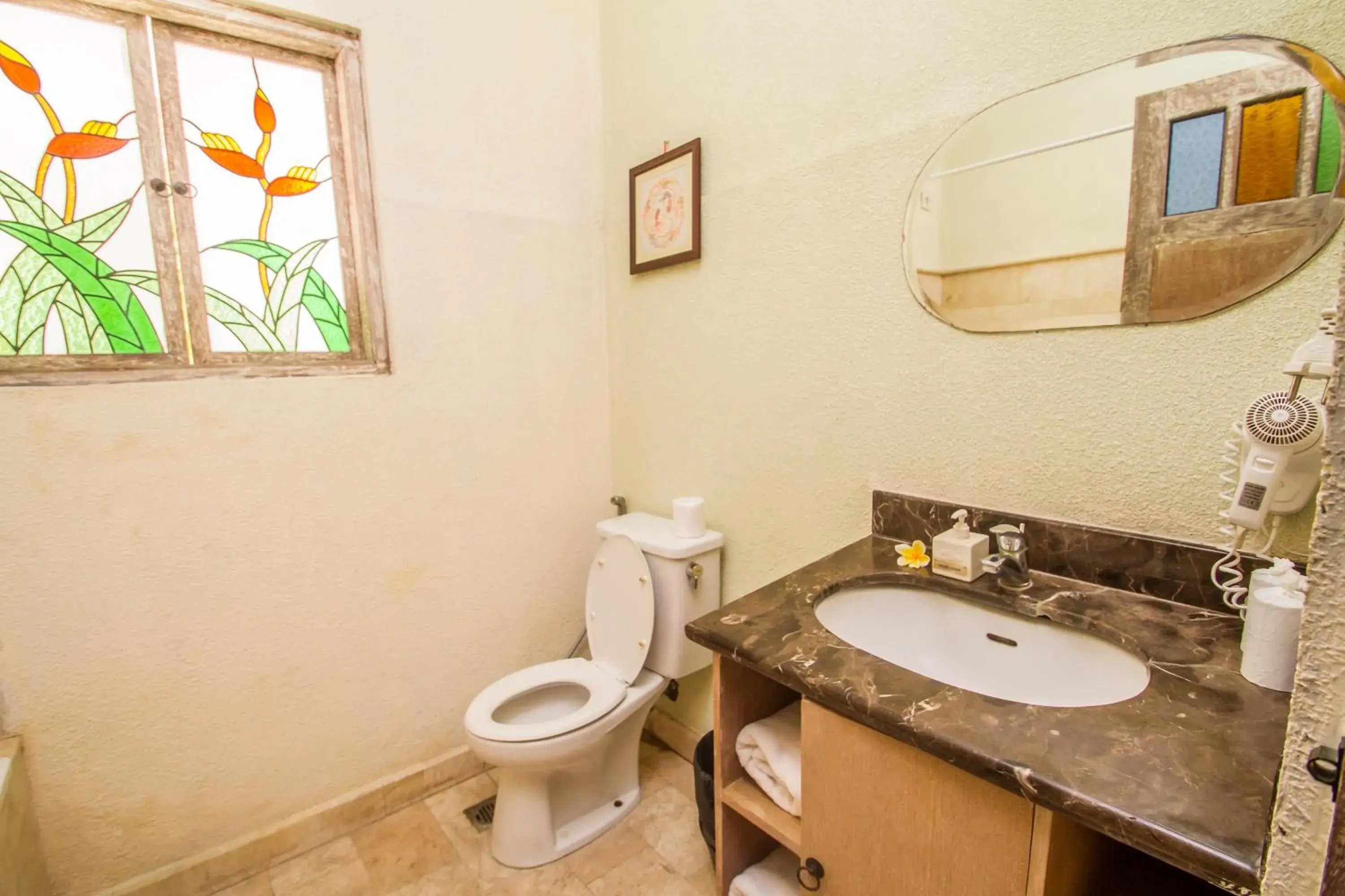 Shower, Bathroom in Abian Biu Mansion