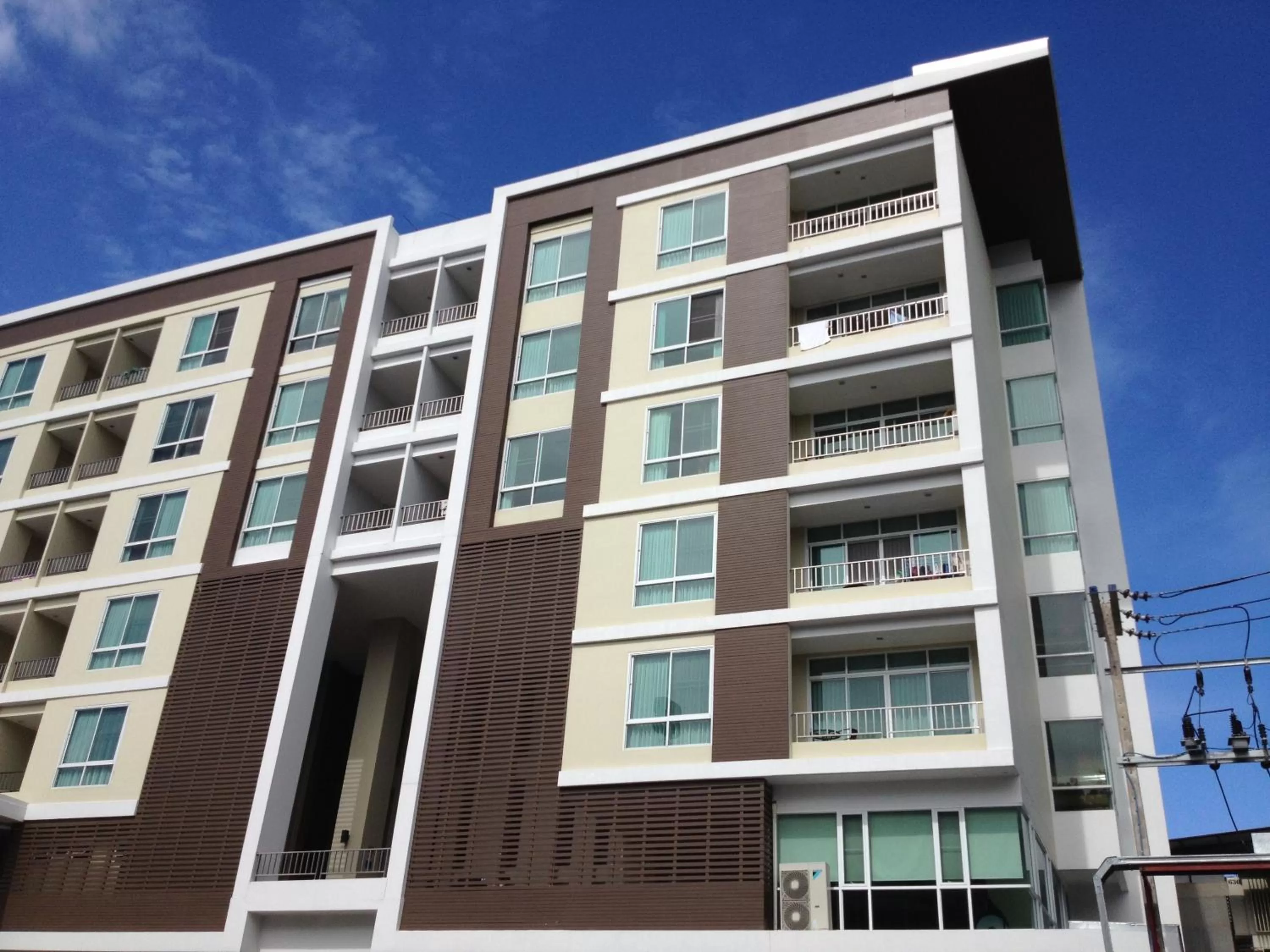 Facade/entrance in The Grand Wipanan Residence
