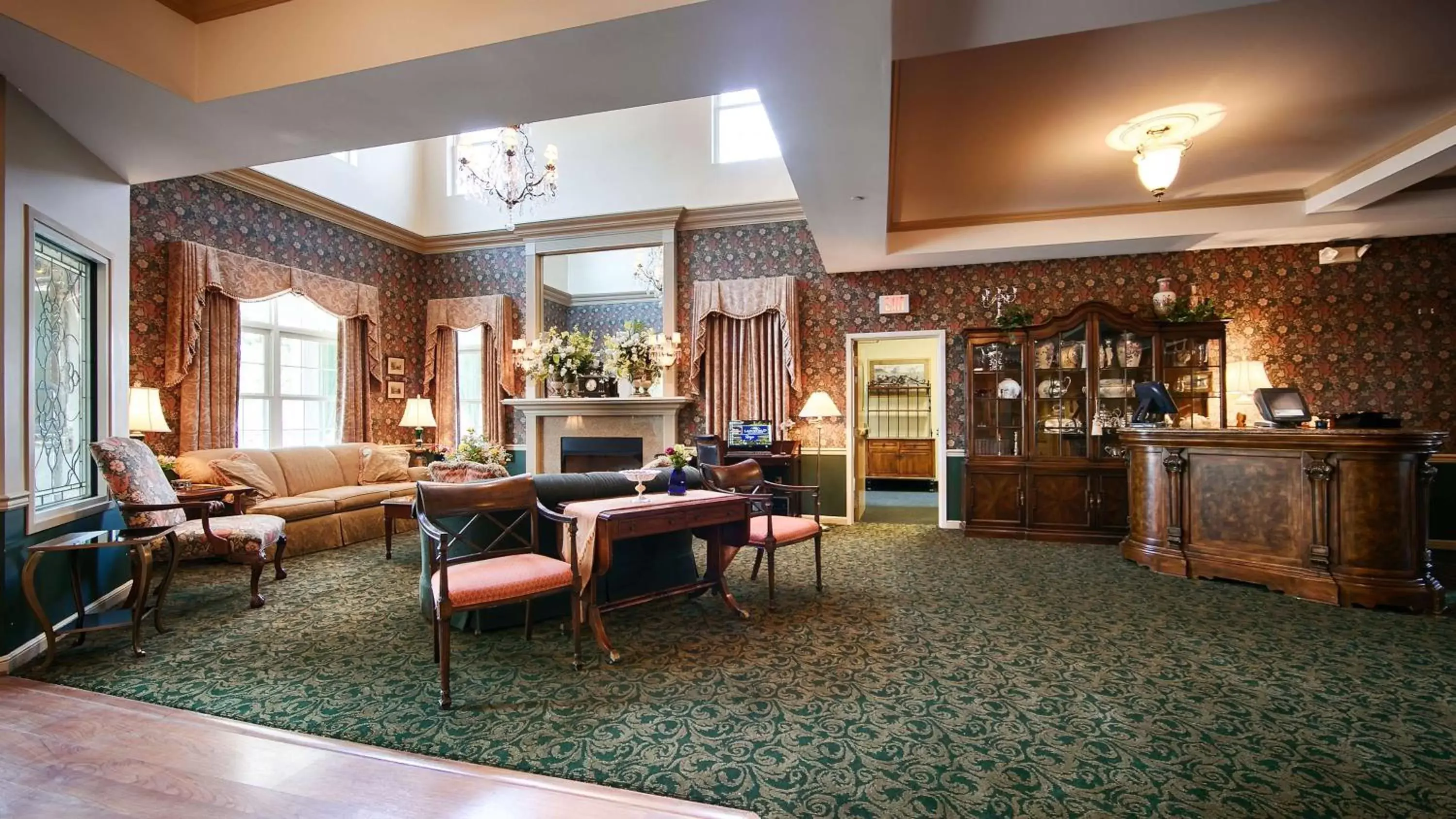 Lobby or reception in Best Western Plus Mentor-Cleveland Northeast