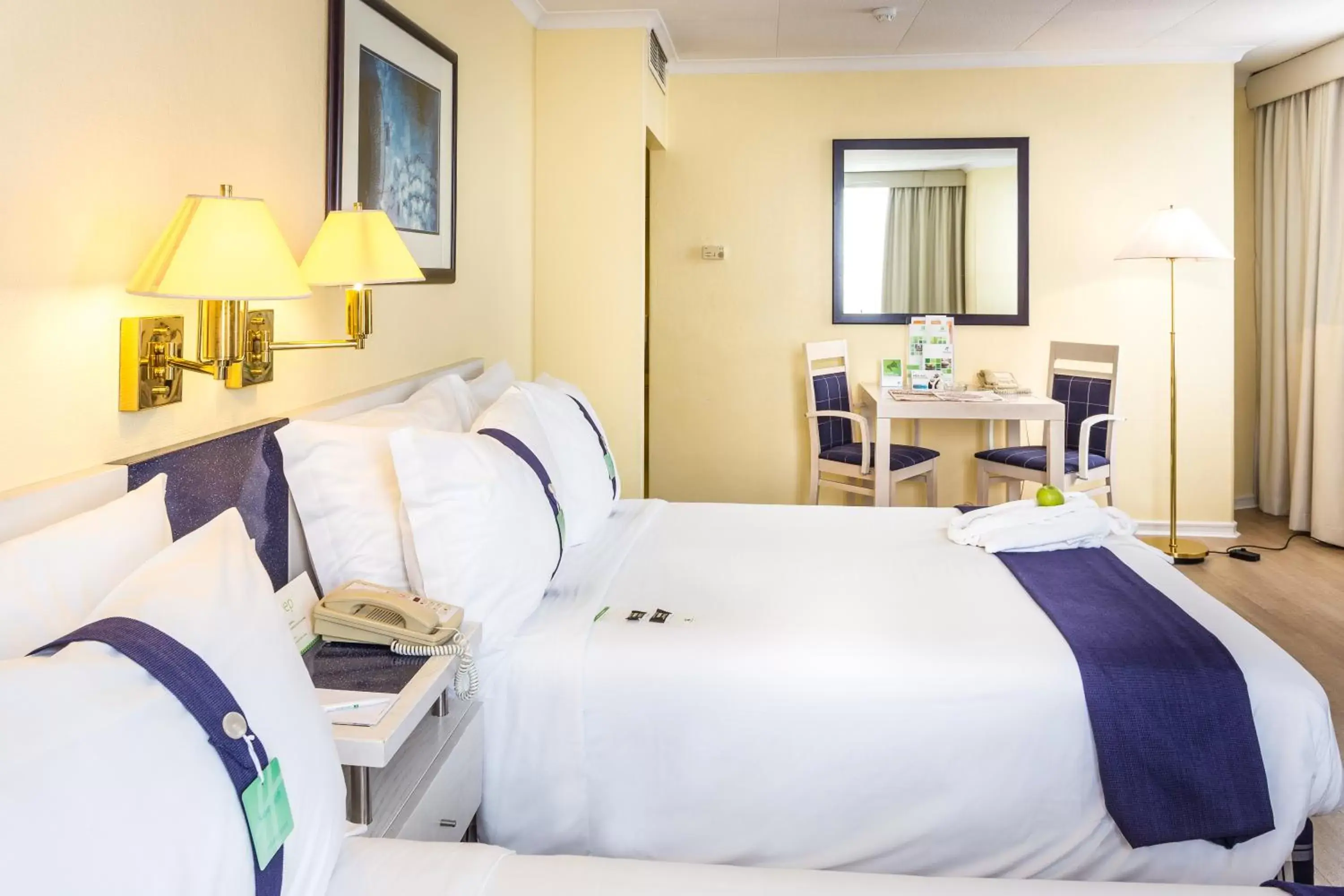 Bedroom, Bed in Holiday Inn Lisbon, an IHG Hotel