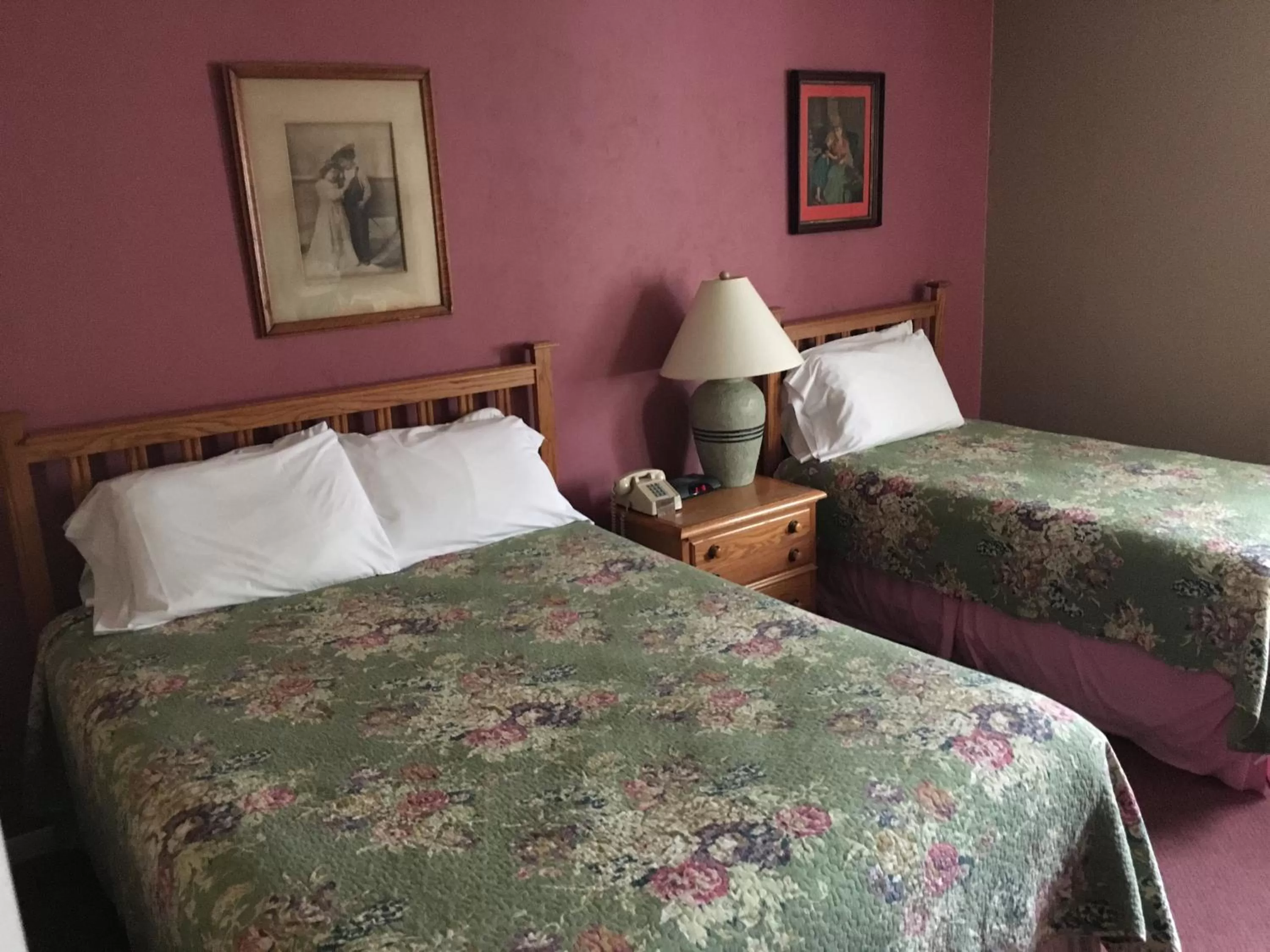 Bedroom, Bed in The Winter Inn