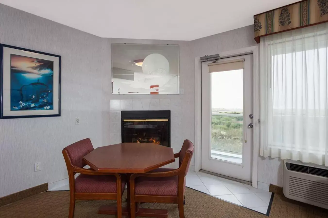 Living room, Seating Area in Shilo Inn Suites Ocean Shores