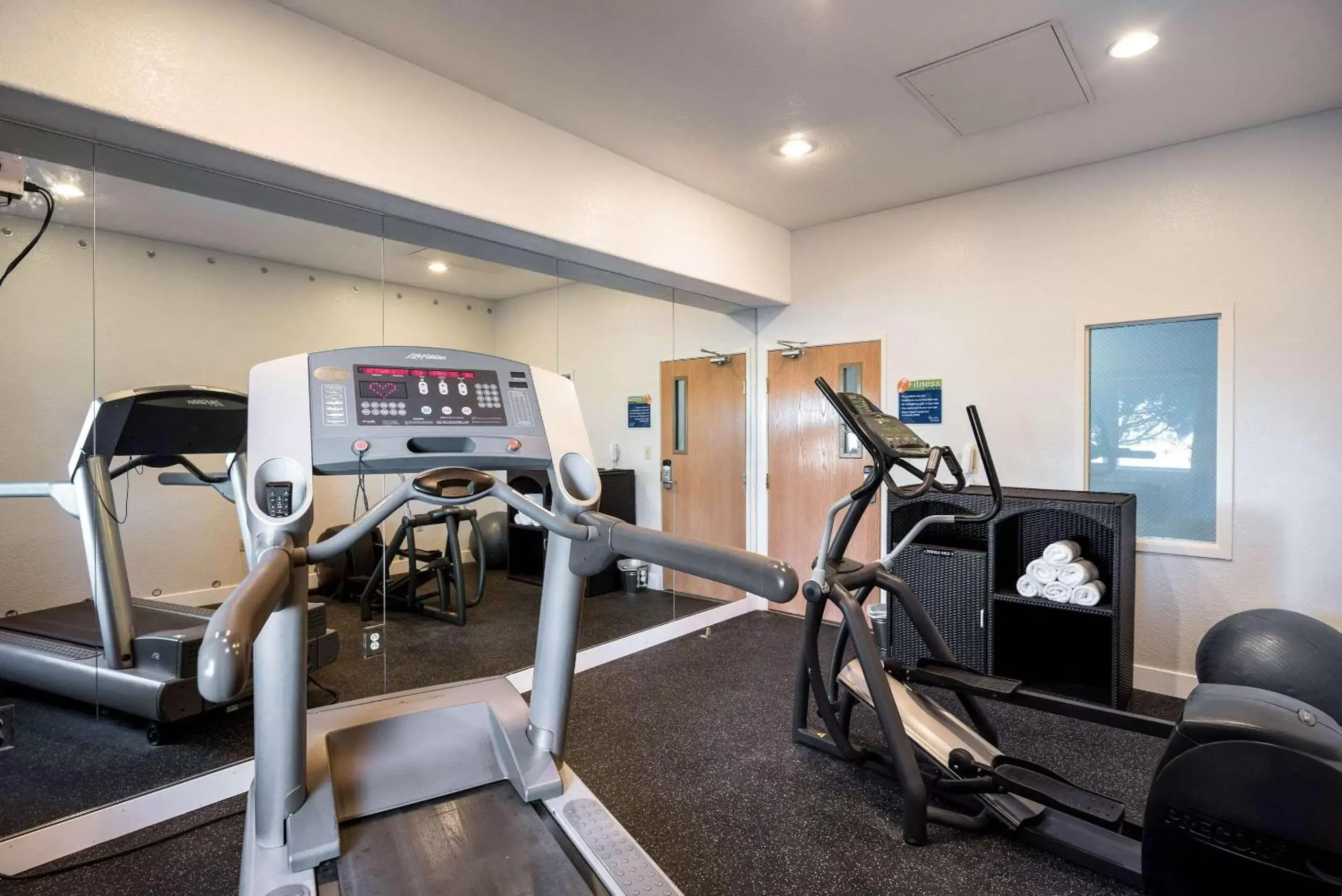Fitness centre/facilities, Fitness Center/Facilities in Quality Inn & Suites West