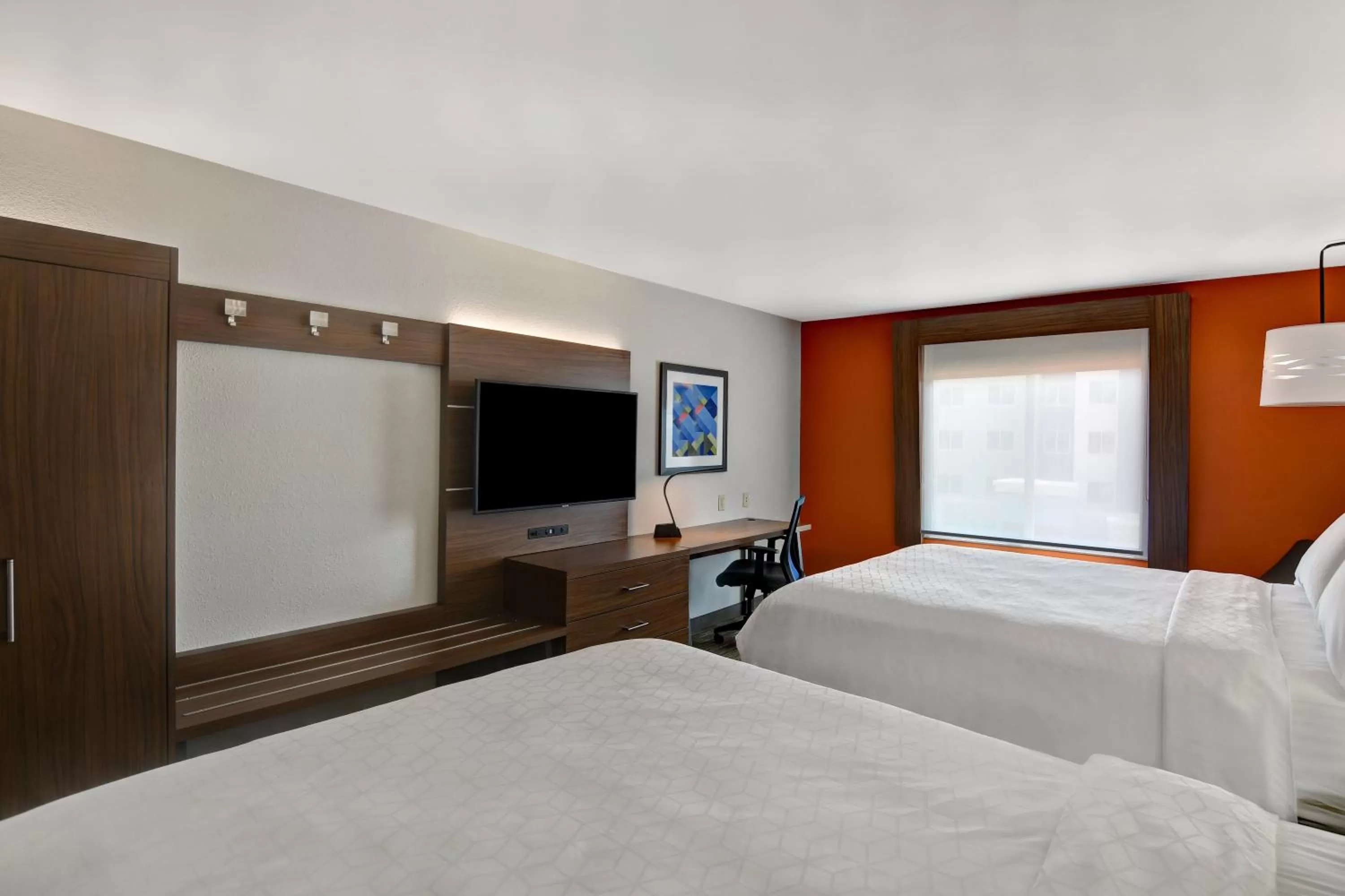 Photo of the whole room, Bed in Holiday Inn Express Hotel & Suites Anderson I-85 - HWY 76, Exit 19B by IHG