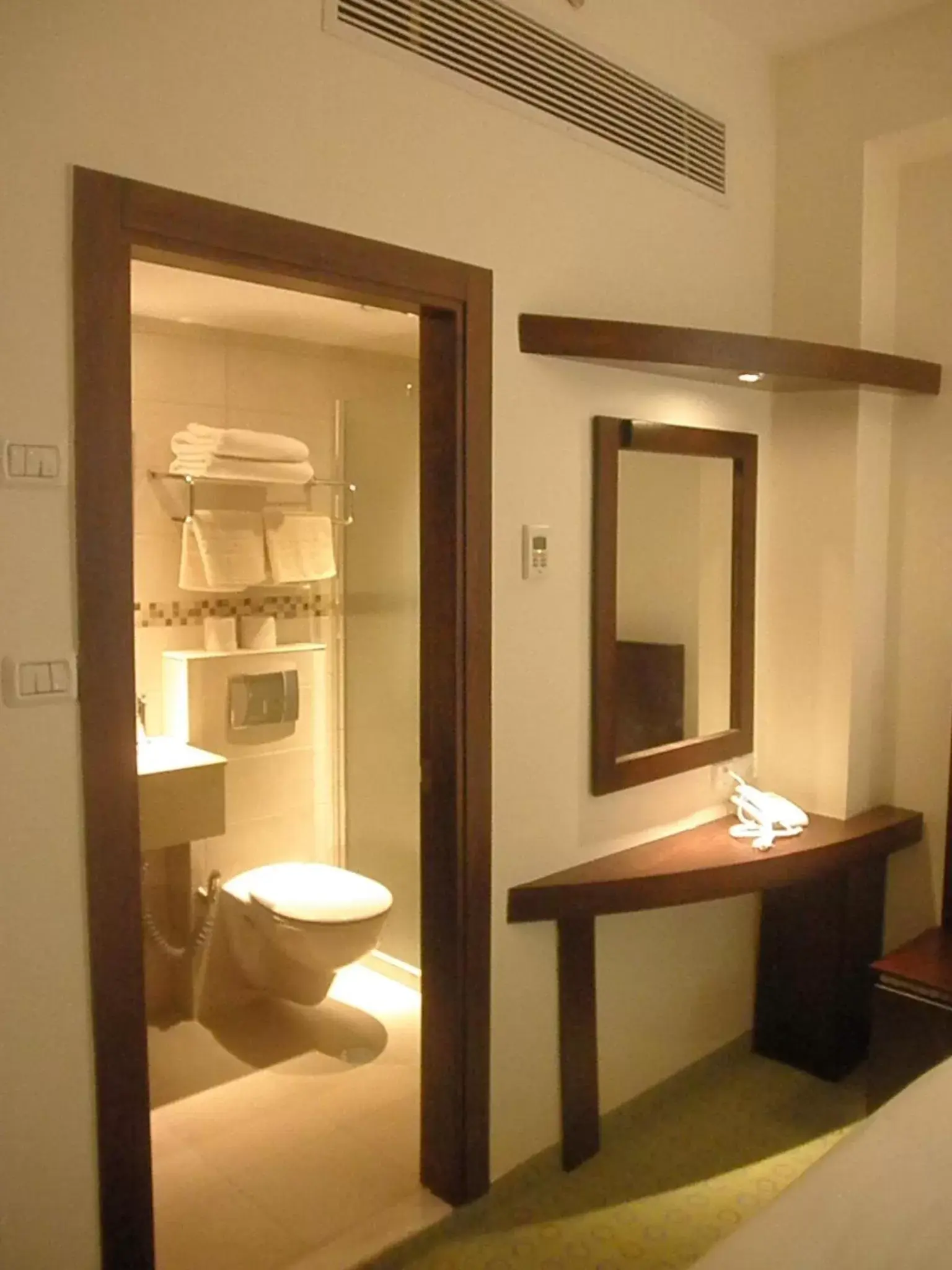 Bathroom in Commodore Hotel